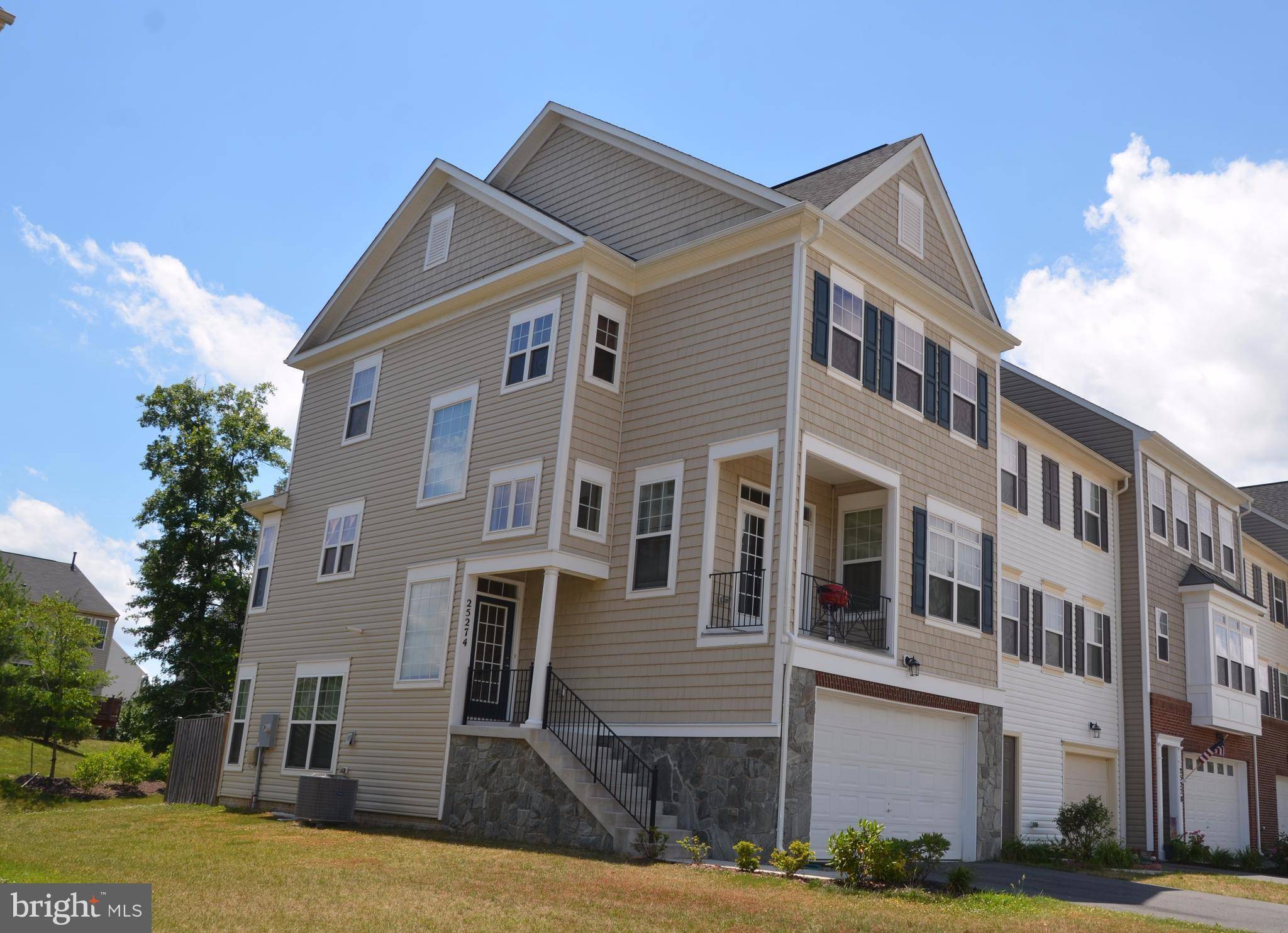 Chantilly, VA 20152,25274 DEMILTON TER