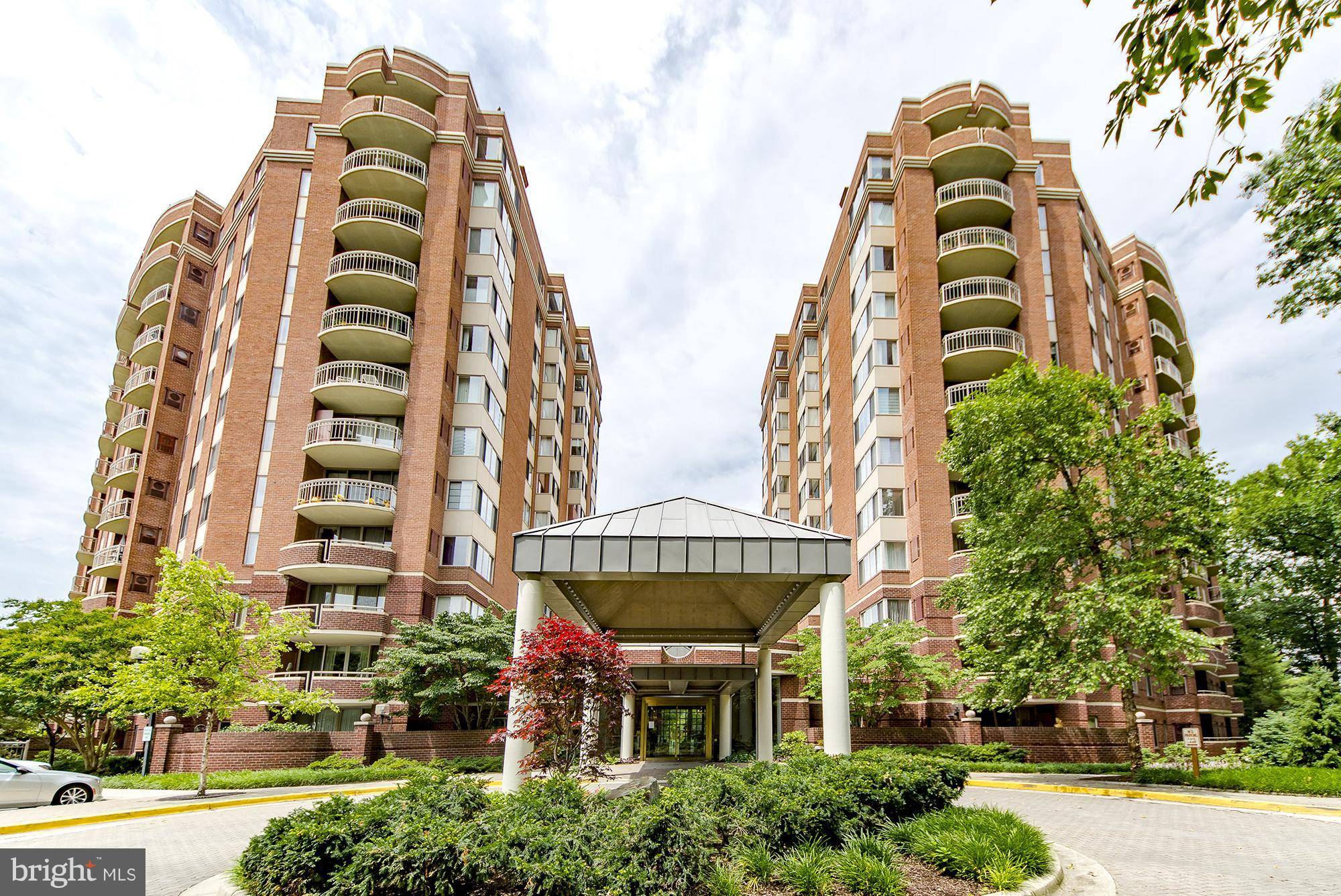 Rockville, MD 20852,5802 NICHOLSON LN #2-1004