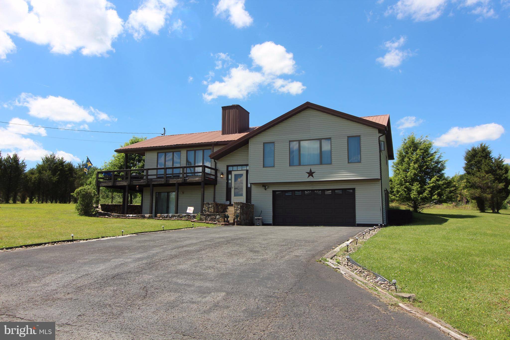 Terra Alta, WV 26764,59 BOBOLINK DR