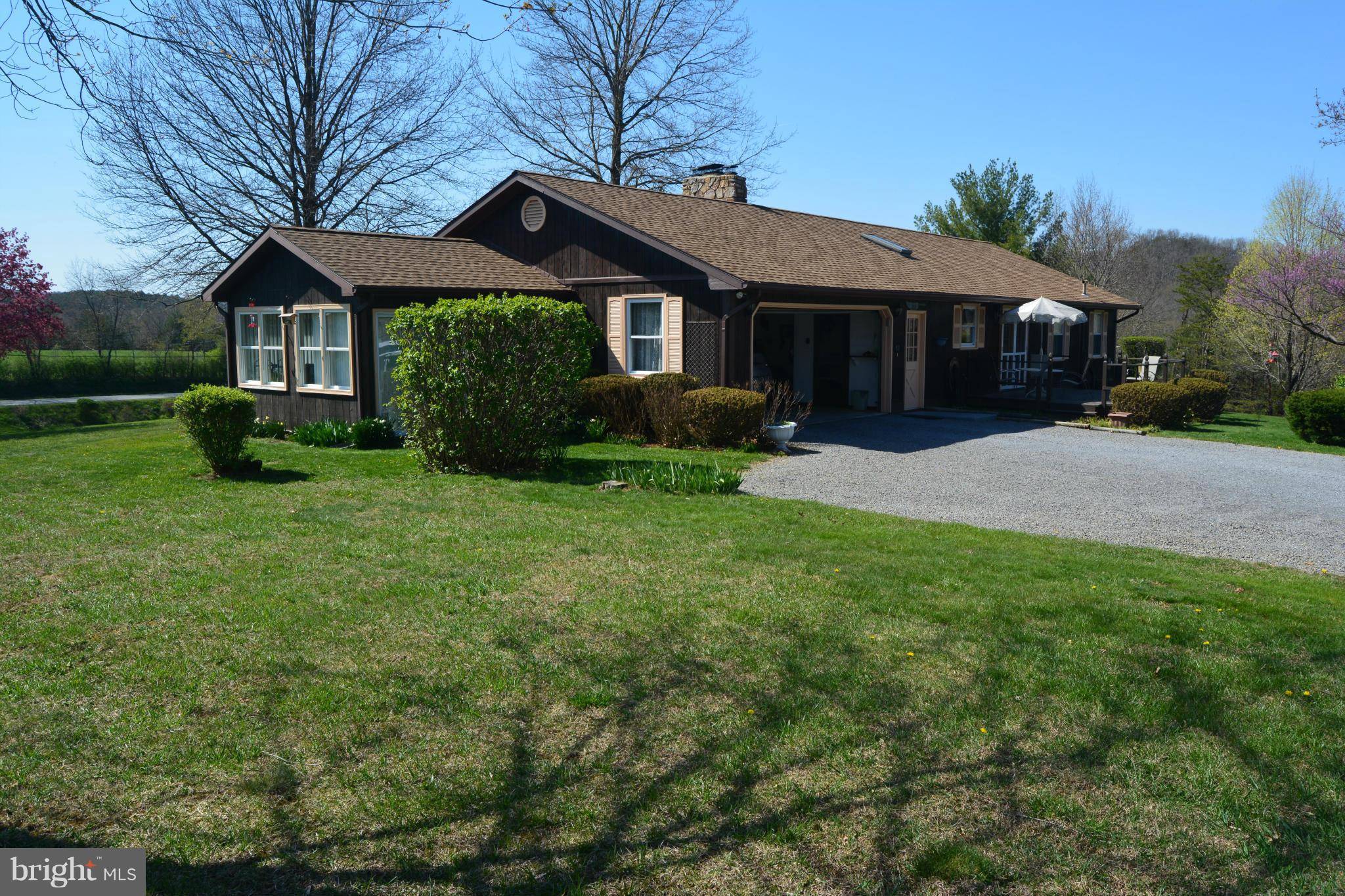 Berkeley Springs, WV 25411,92 CLOVERLEAF CT