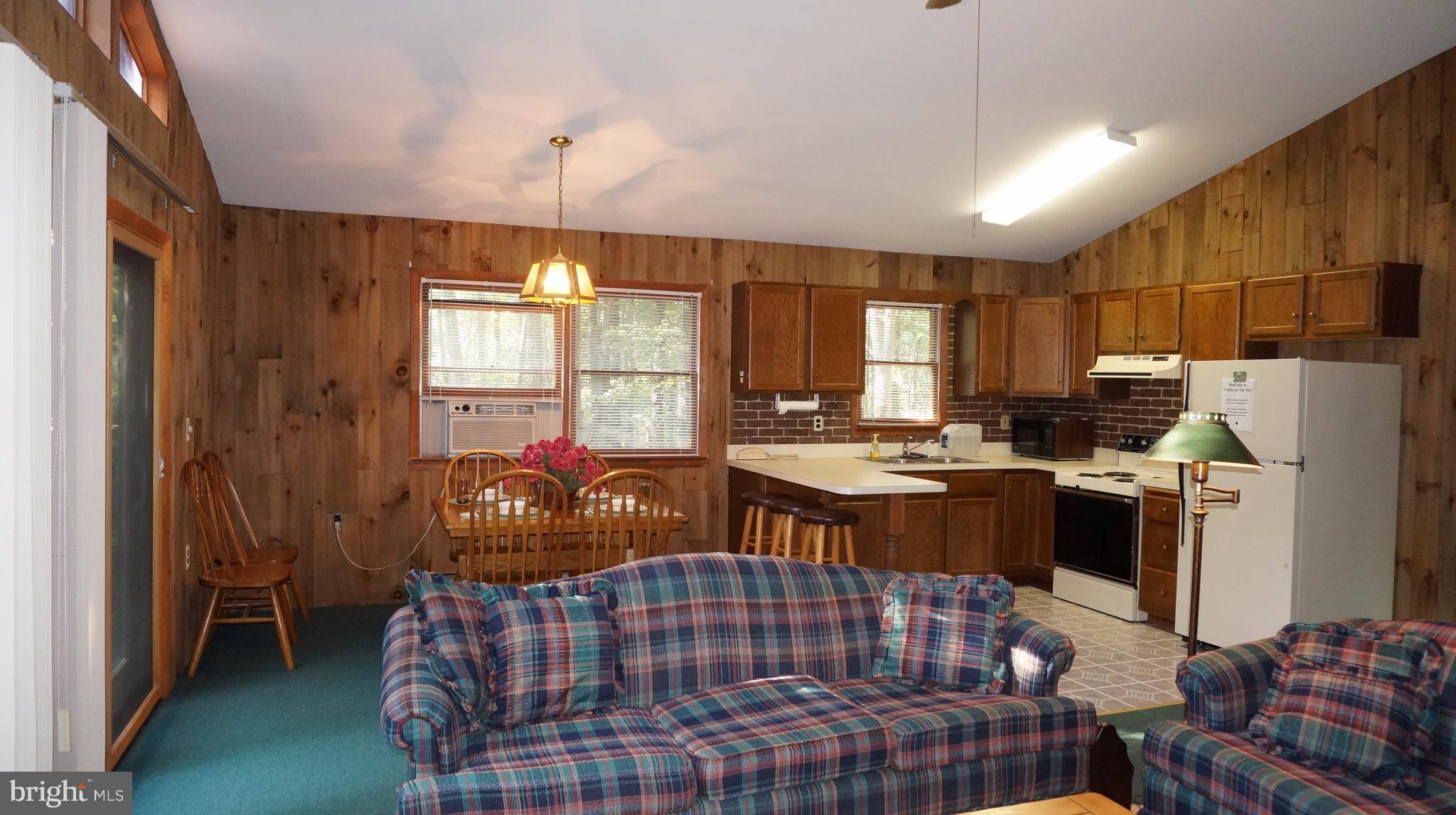 Berkeley Springs, WV 25411,44 GIVENS LN