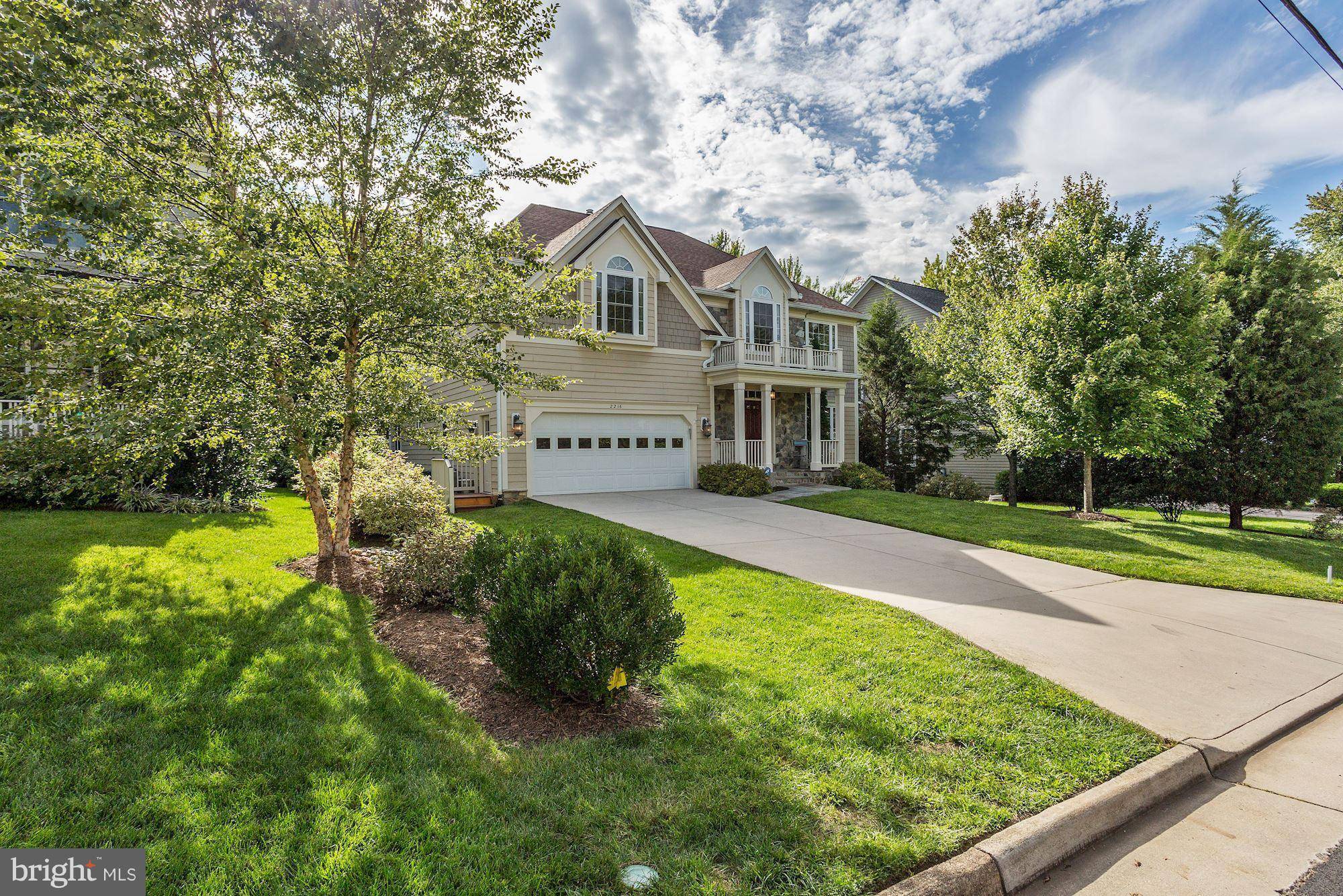 Falls Church, VA 22043,2216 GLENHEATHER DR