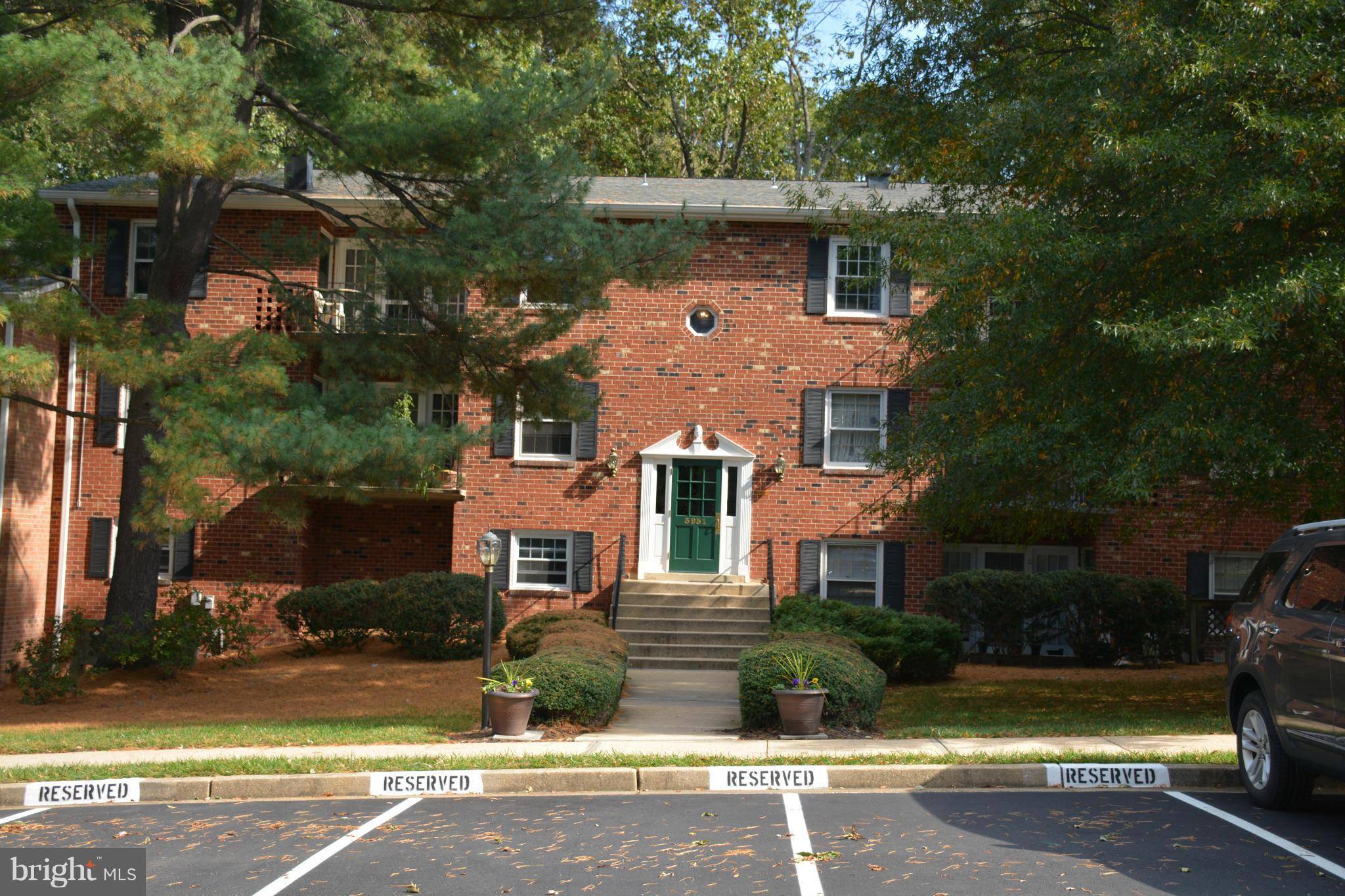 Fairfax, VA 22031,3931 LYNDHURST DR #301