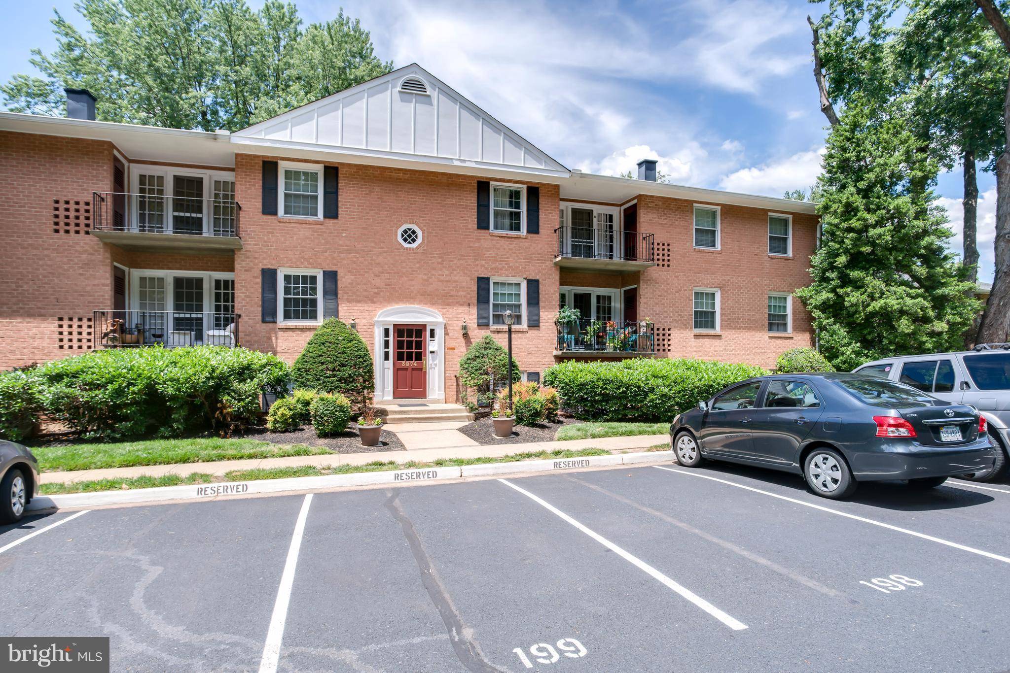 Fairfax, VA 22031,3874 LYNDHURST DR #303