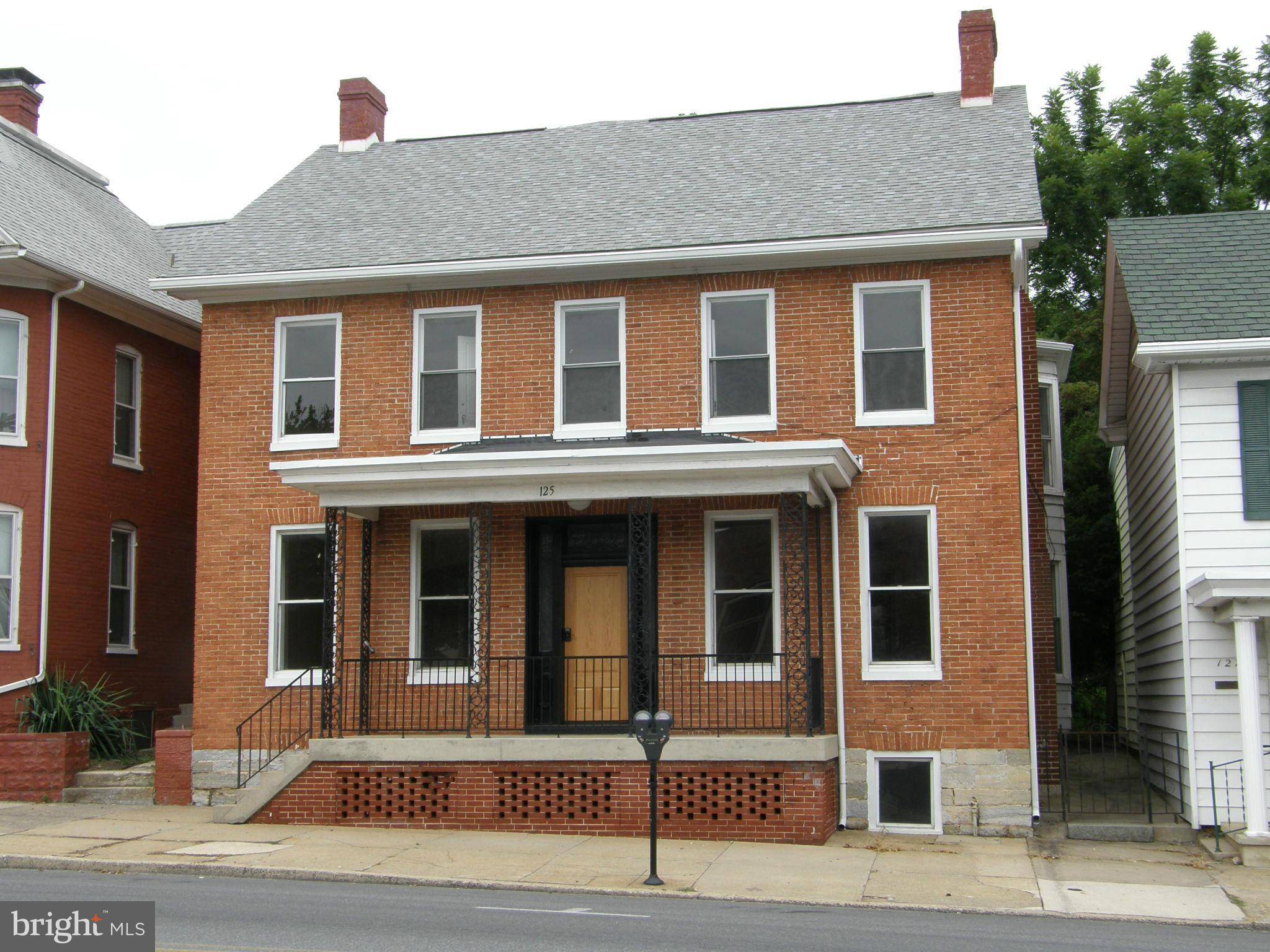 Waynesboro, PA 17268,125 MAIN ST E