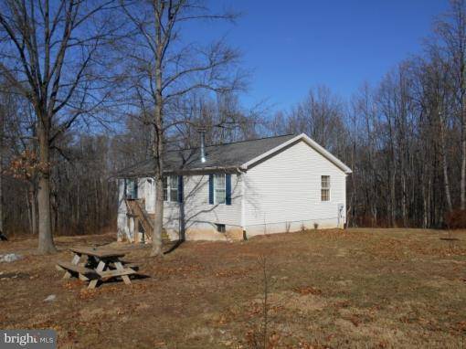 Paw Paw, WV 25434,8 PLACE DR