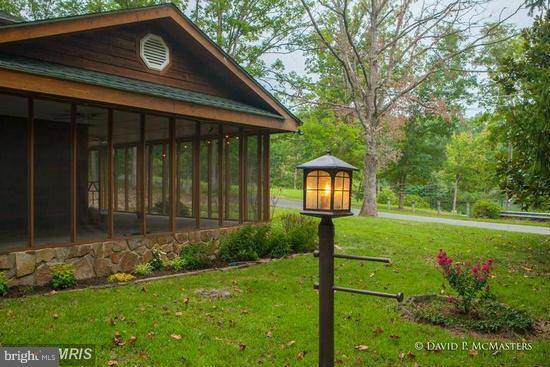 Harpers Ferry, WV 25425,16 GINGERBREAD