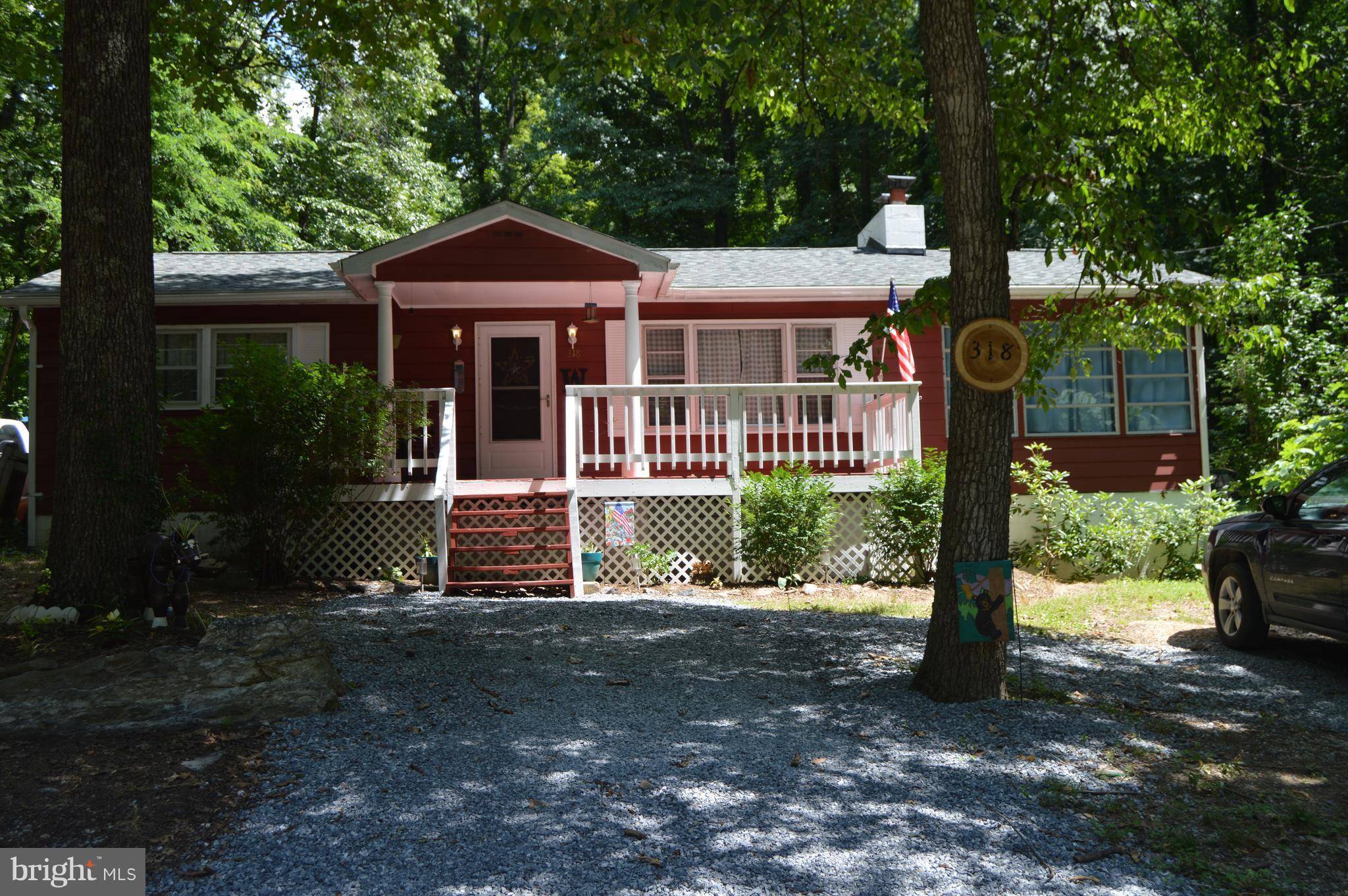 Harpers Ferry, WV 25425,318 HUCKLEBERRY LN