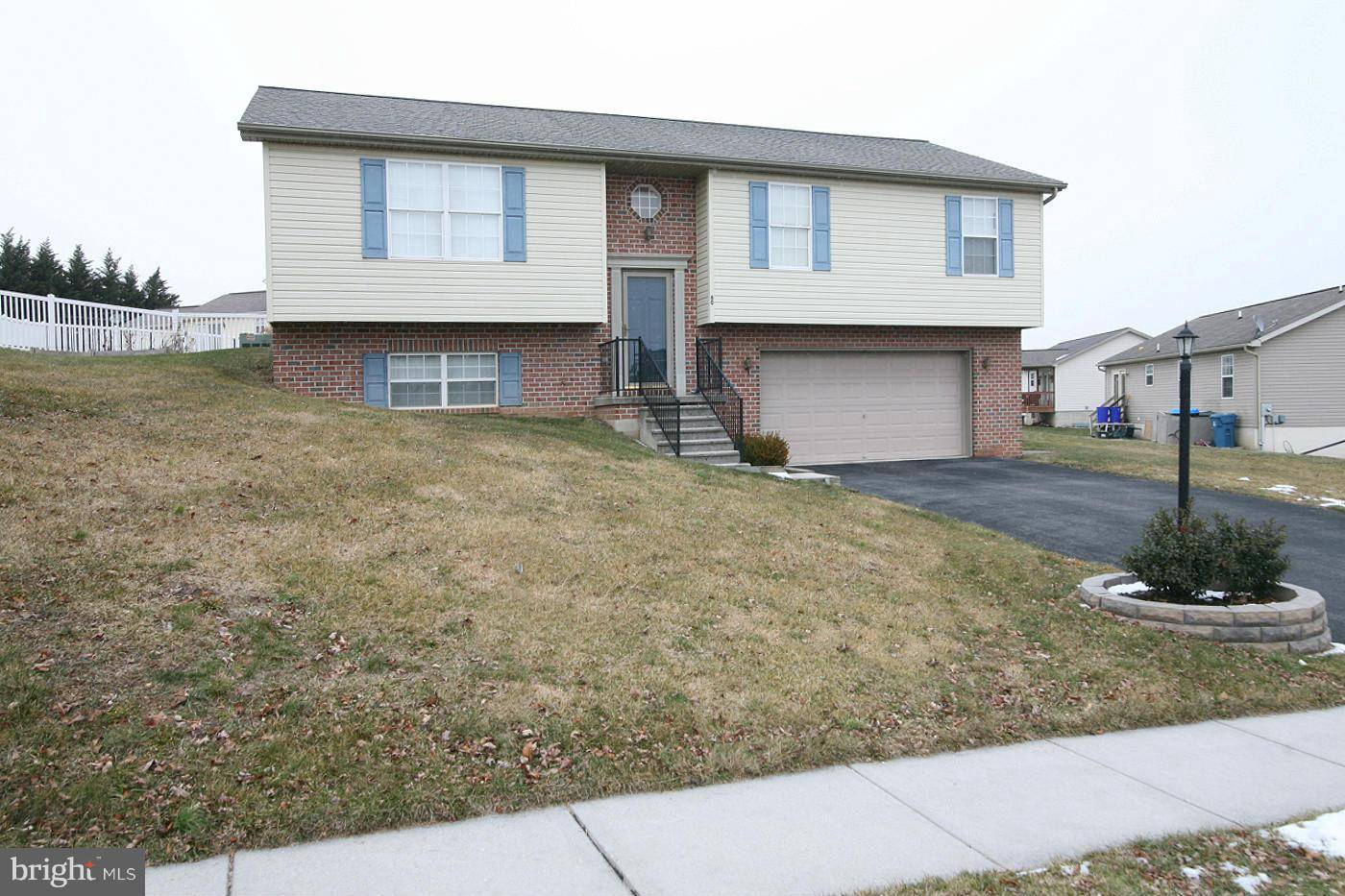 Hanover, PA 17331,60 COLONIAL DR