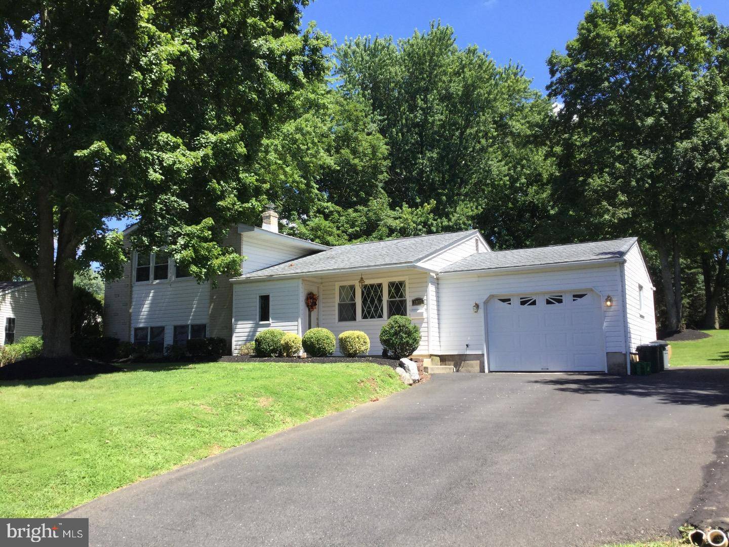 Warminster, PA 18974,1077 GORSON DR