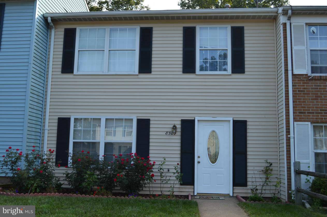 Manassas Park, VA 20111,8509 WHITE PINE DR