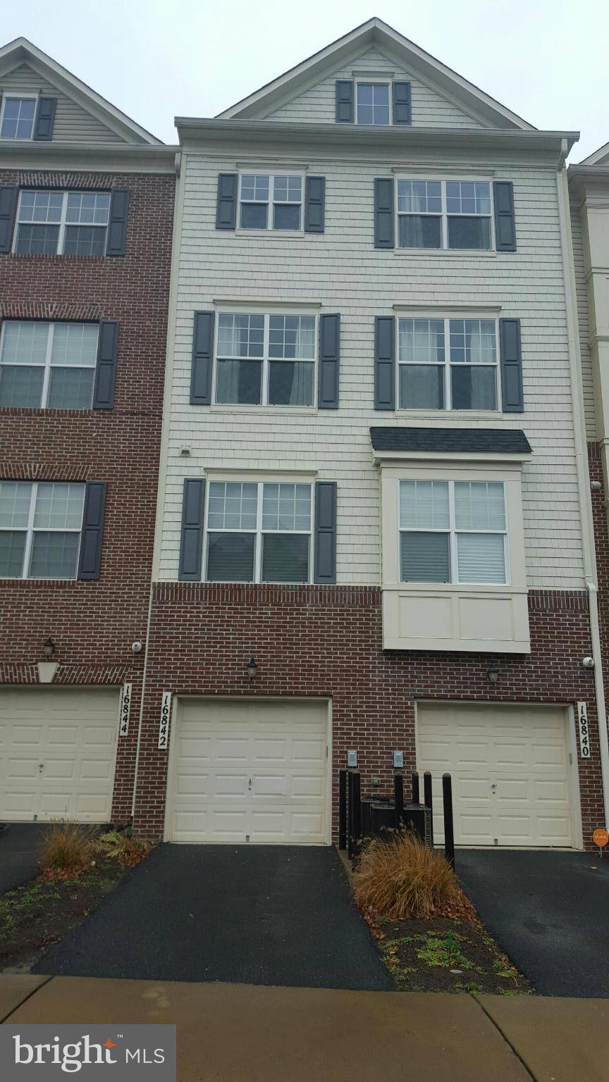 Woodbridge, VA 22191,16842 NUTTAL OAK PL #17