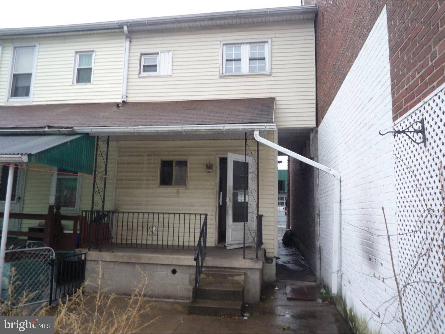 Shamokin, PA 17872,548 N 3RD ST