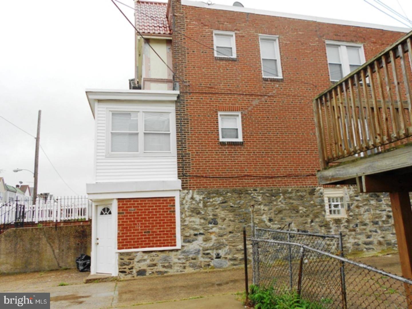 Philadelphia, PA 19135,7242 GLENLOCH ST