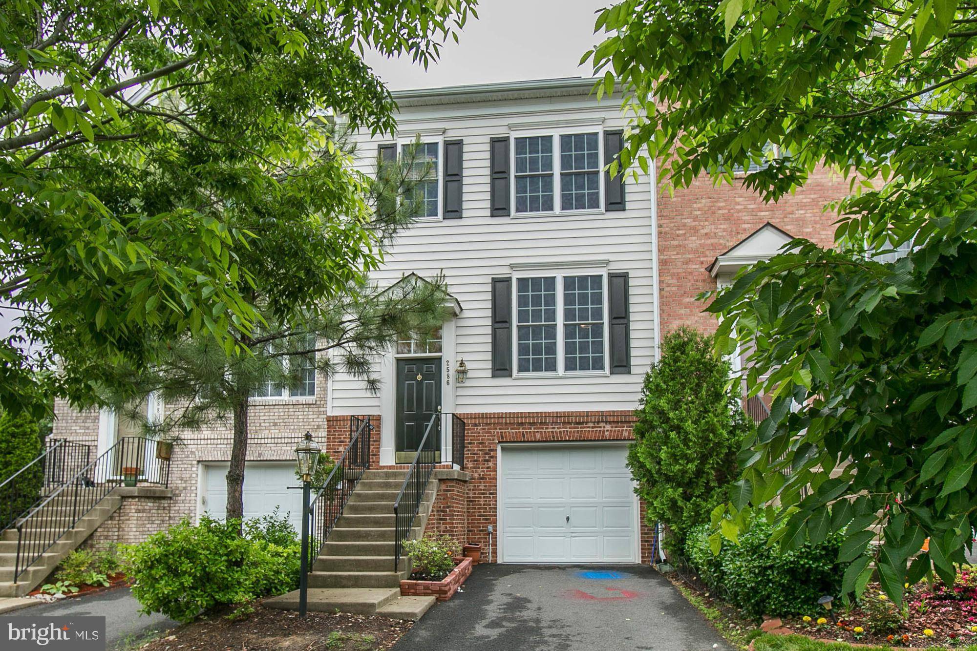 Woodbridge, VA 22191,2586 OAK TREE LN