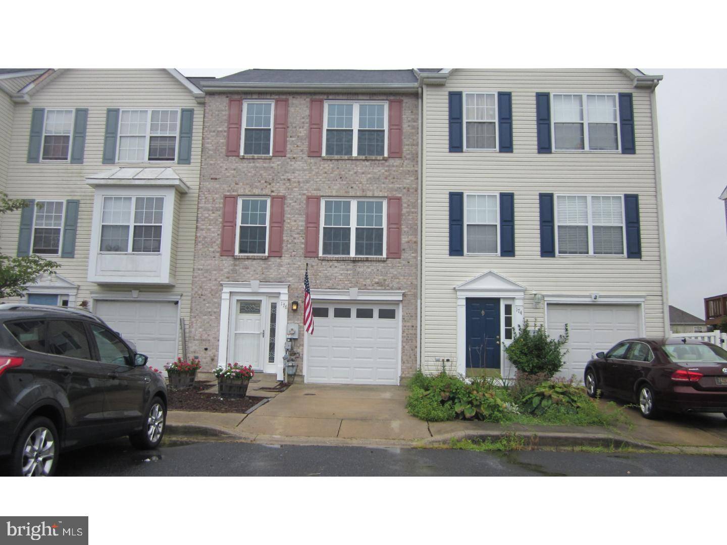 Newark, DE 19702,176 VERSAILLES CT