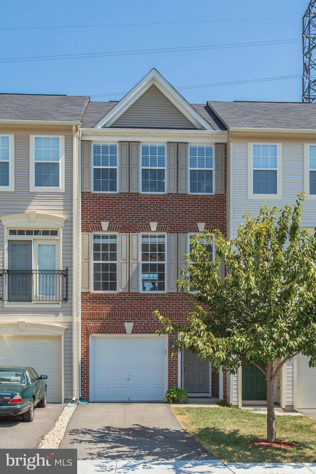 Woodbridge, VA 22191,15745 JOHN DISKIN CIR #102