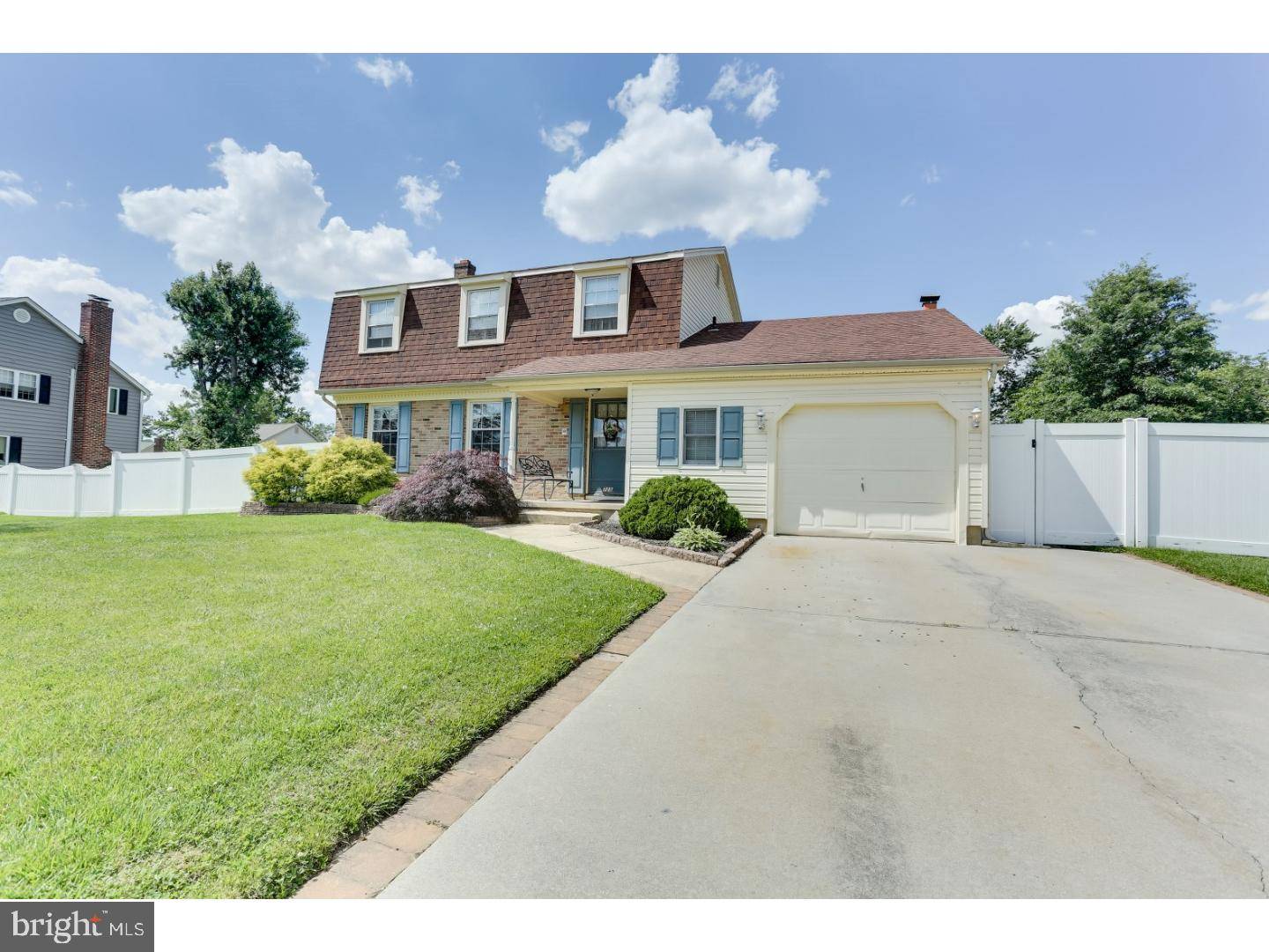 Somerdale, NJ 08083,725 EDEN LN