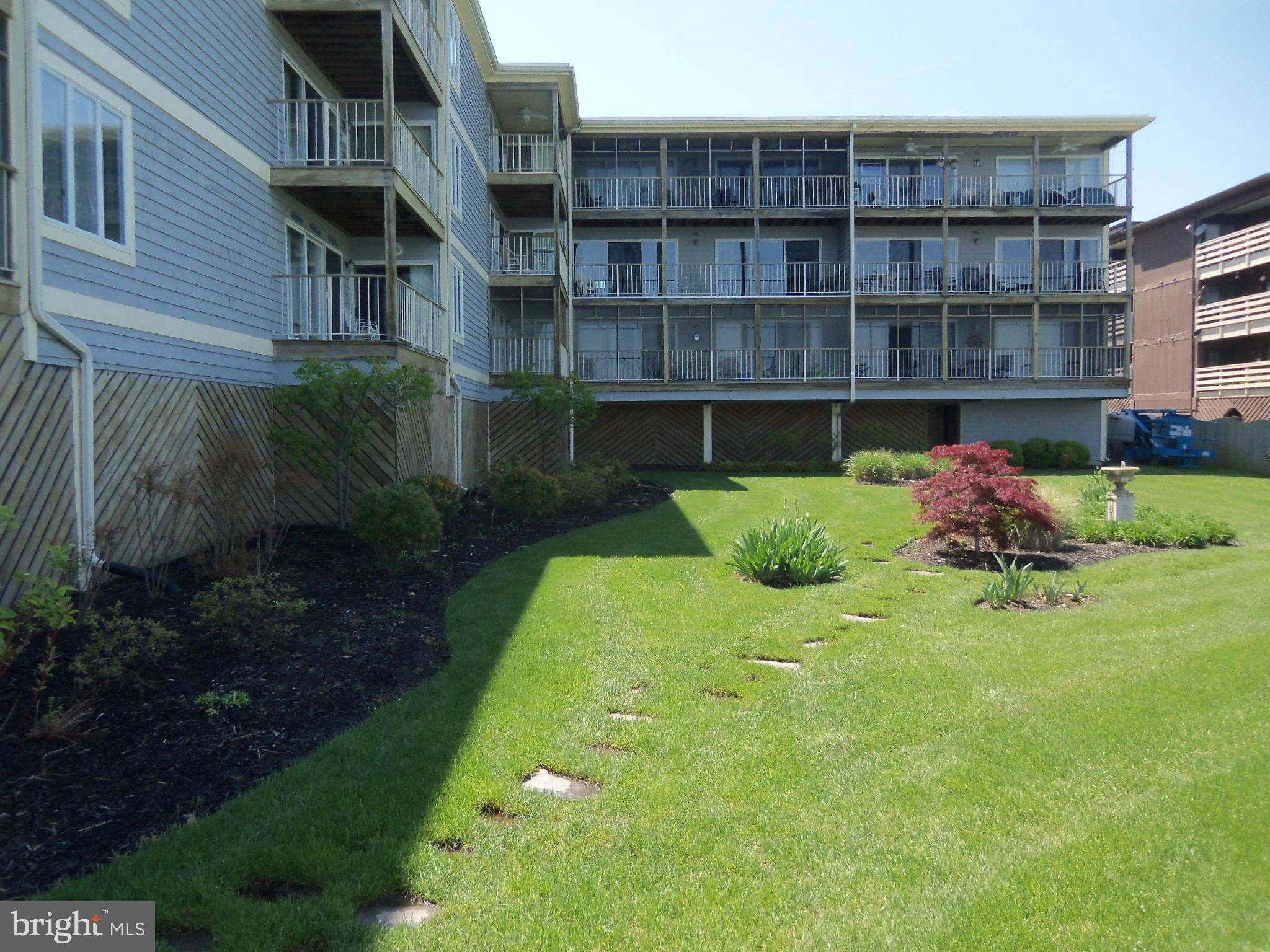 Colonial Beach, VA 22443,17 LINCOLN #203