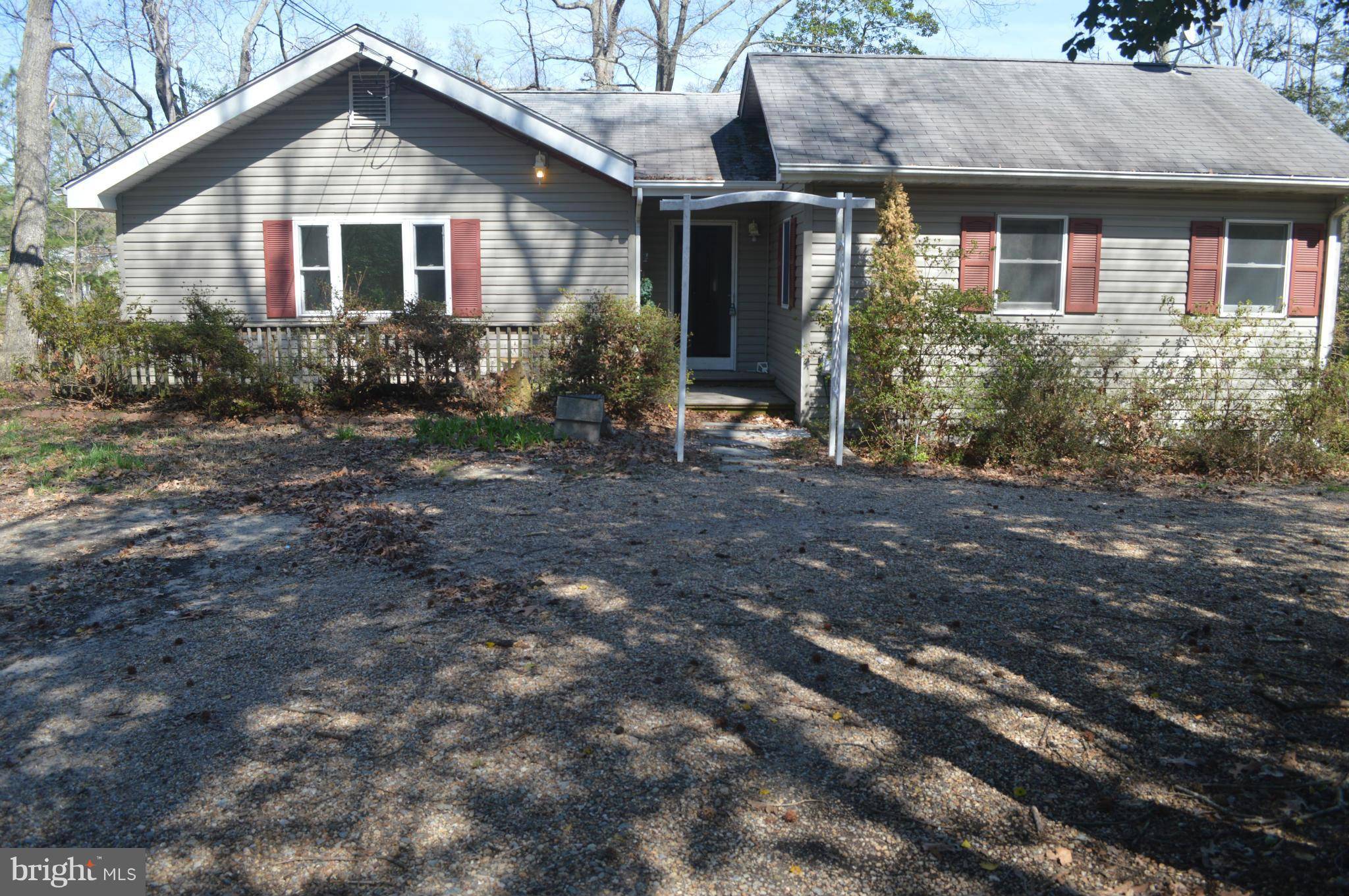 Colonial Beach, VA 22443,415 HOLLY WAY