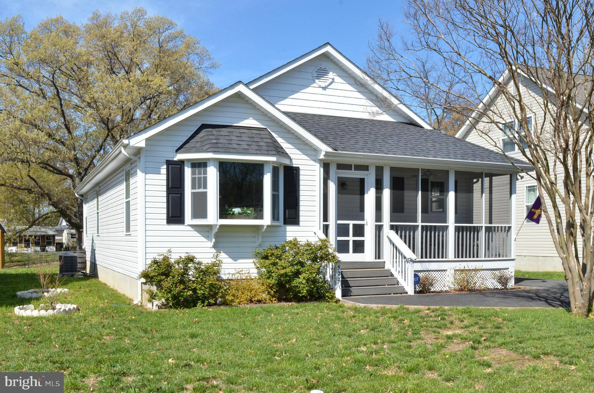 Colonial Beach, VA 22443,527 MONROE BAY AVE