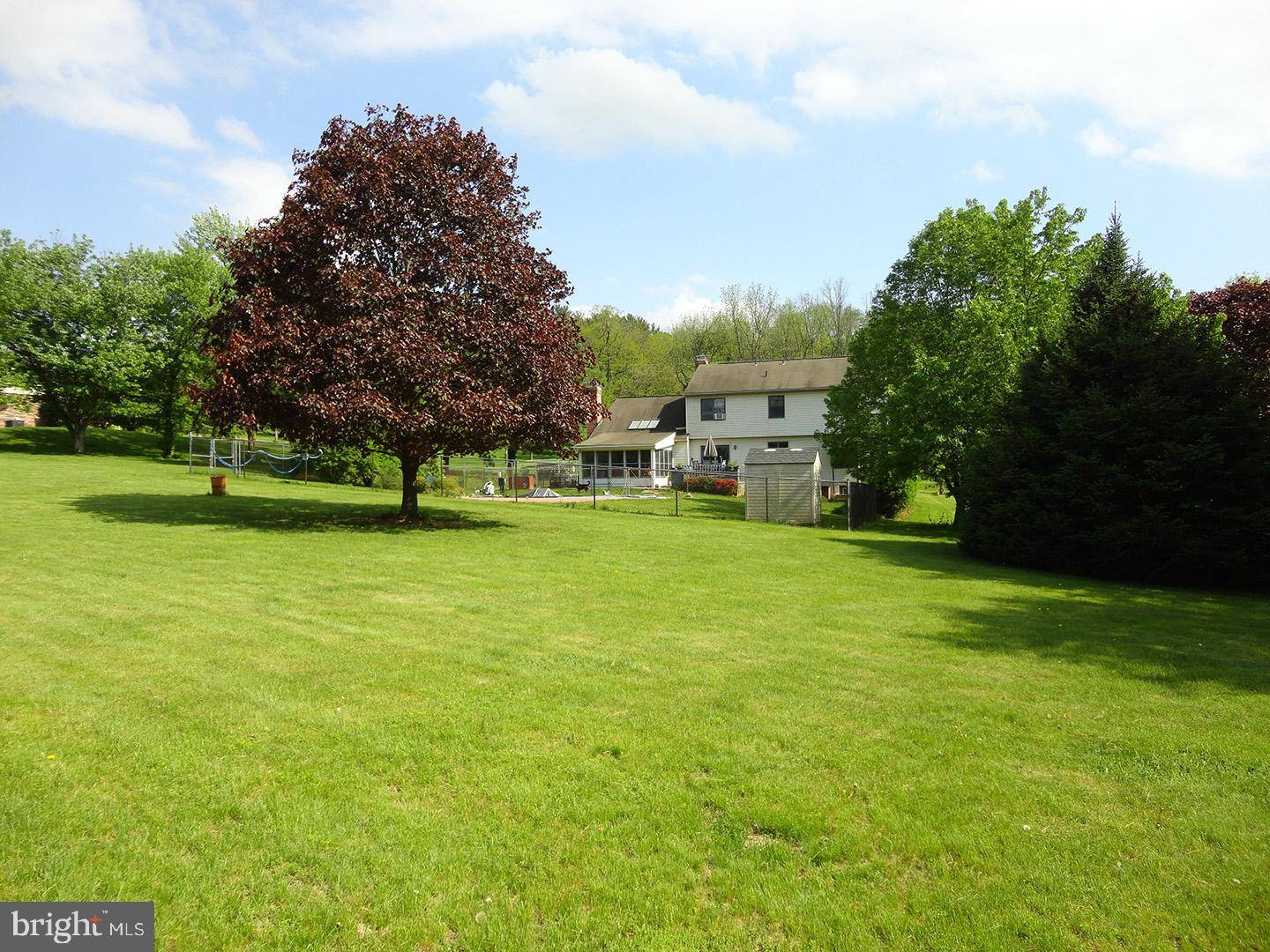 Leesport, PA 19533,827 WHITE OAK LN