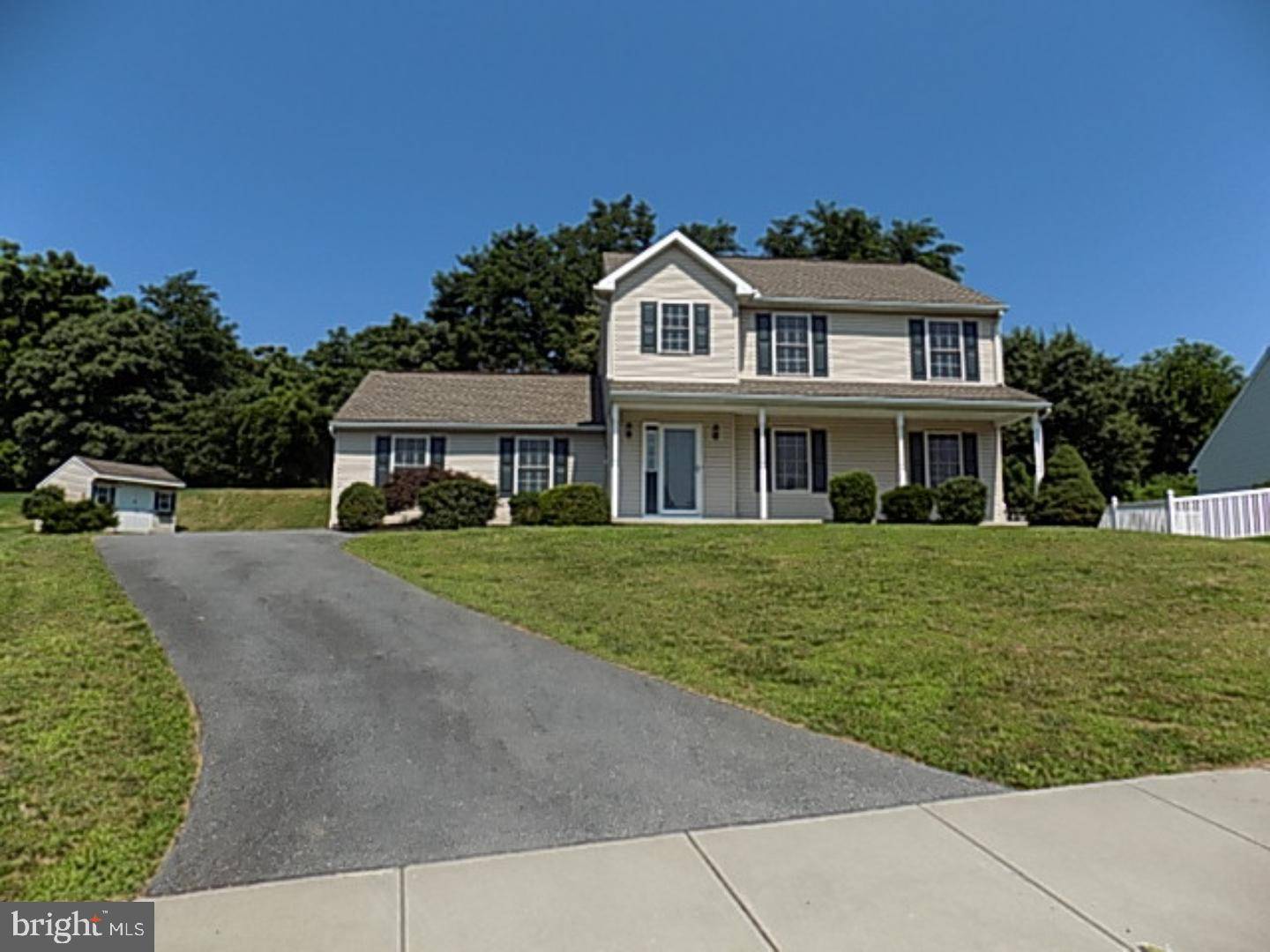 Blandon, PA 19510,418 COLONIAL CT