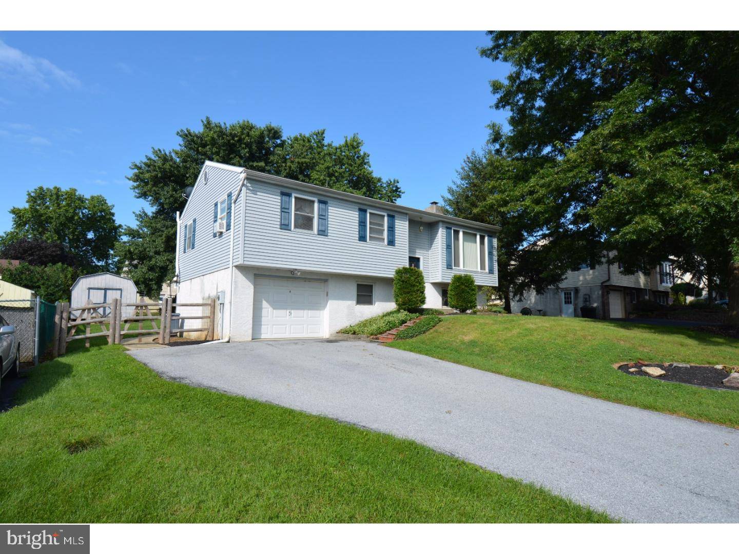 Oley, PA 19547,4 DALE DR