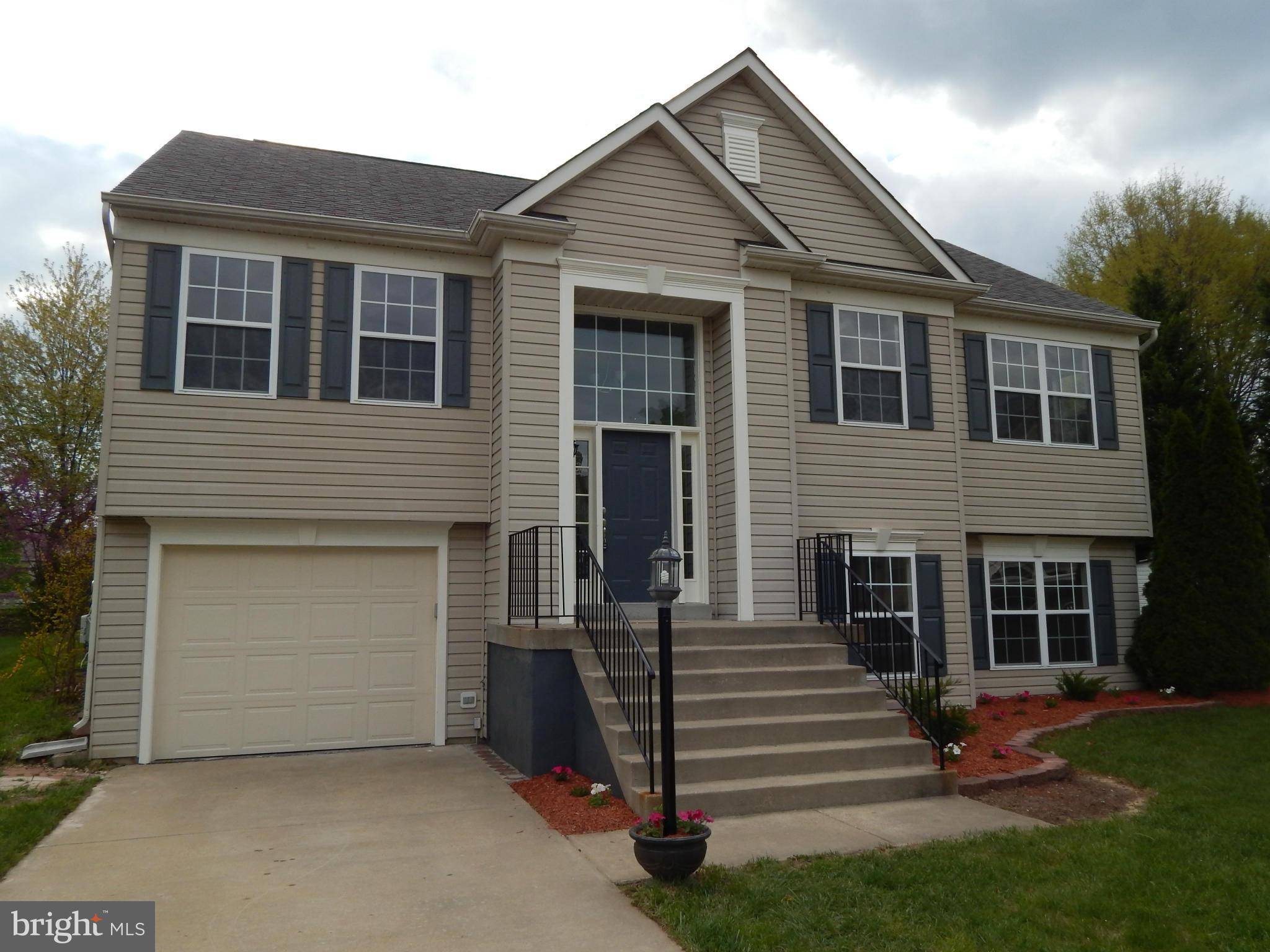 Waldorf, MD 20601,2505 DOWITCHER CT