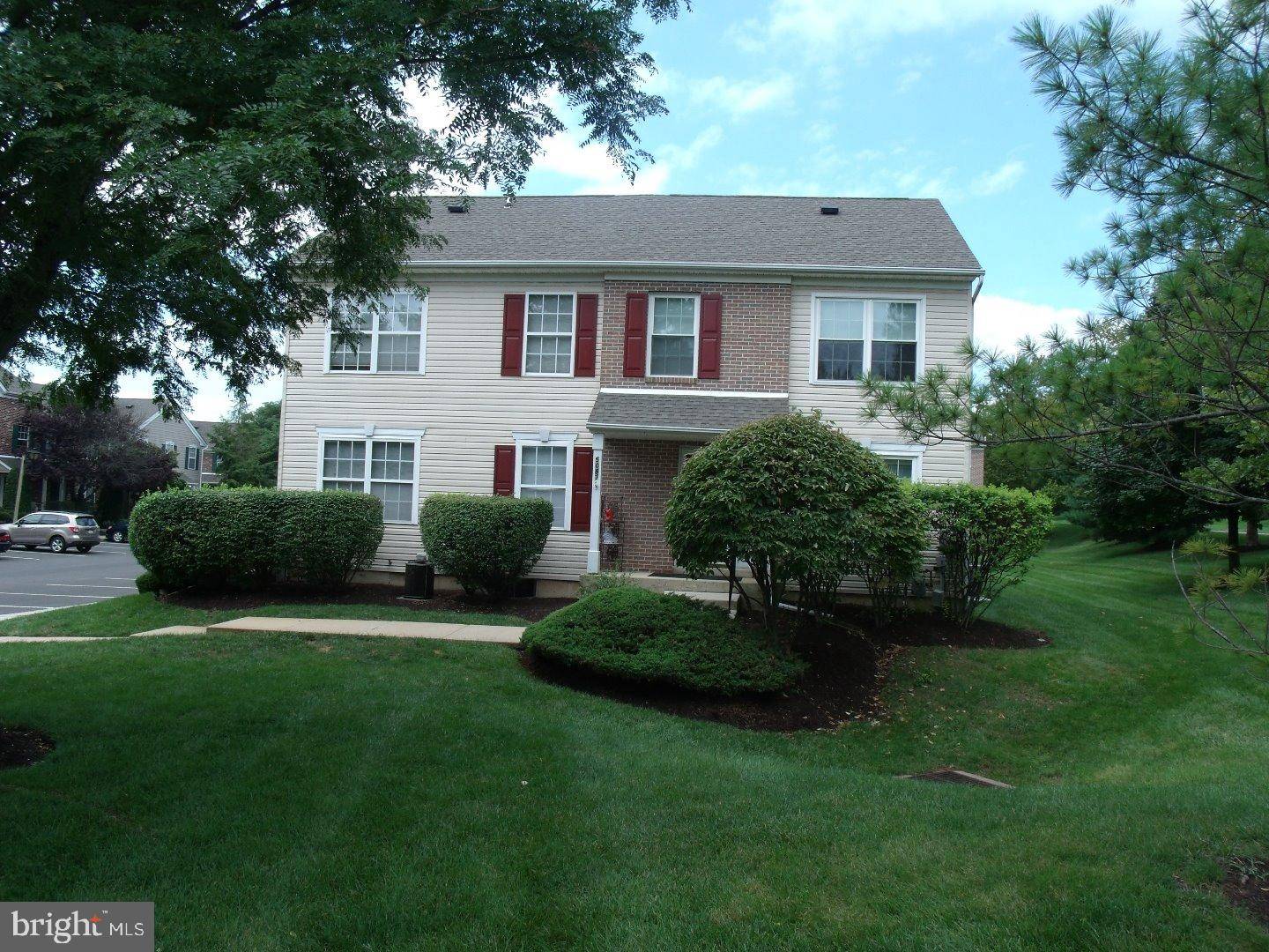 Doylestown, PA 18902,5087 REBECCA FELL DR #211