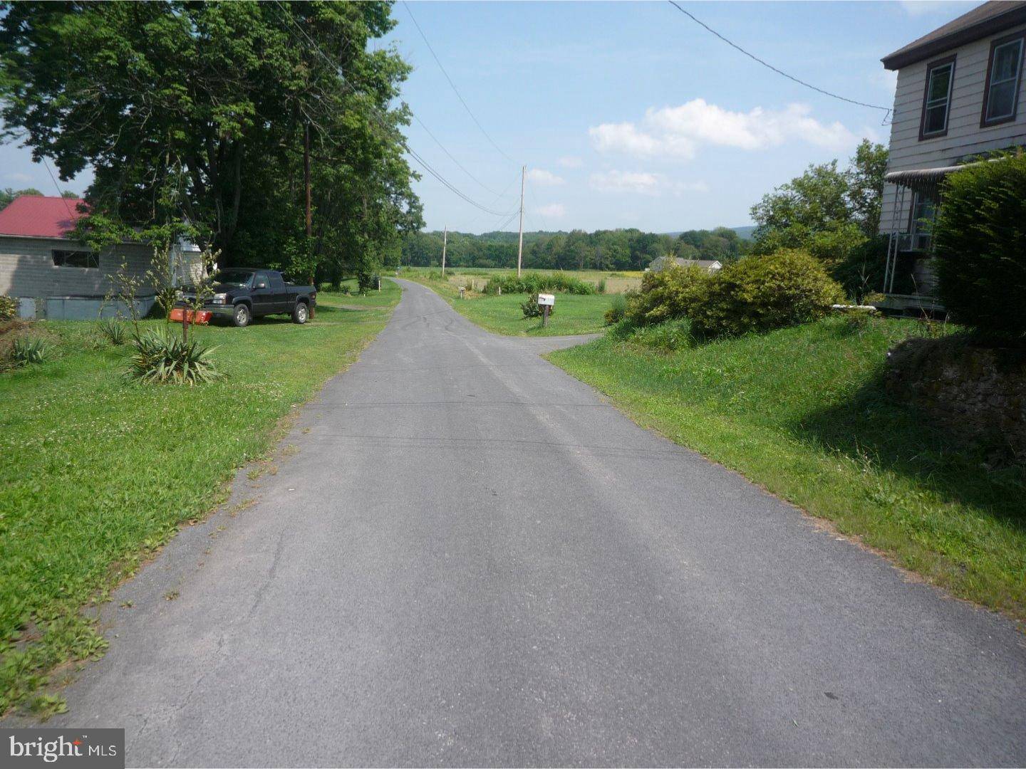 Pine Grove, PA 17963,83 LOOP RD