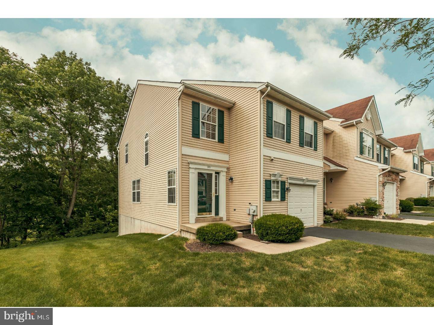 Royersford, PA 19468,971 KATIE CIR