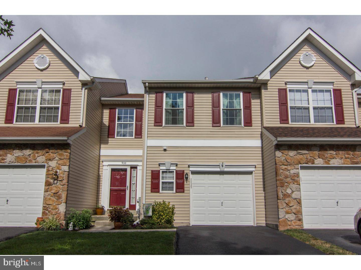 Royersford, PA 19468,933 KATIE CIR