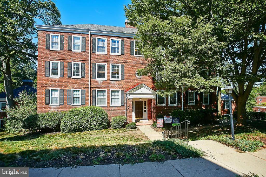 Arlington, VA 22206,2911 DINWIDDIE #B-2