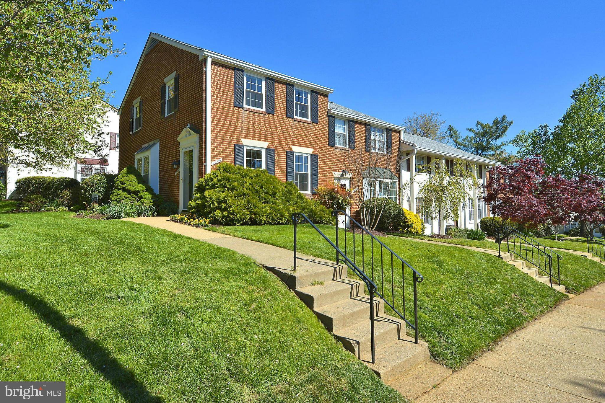 Alexandria, VA 22302,2306 DEARING ST #223