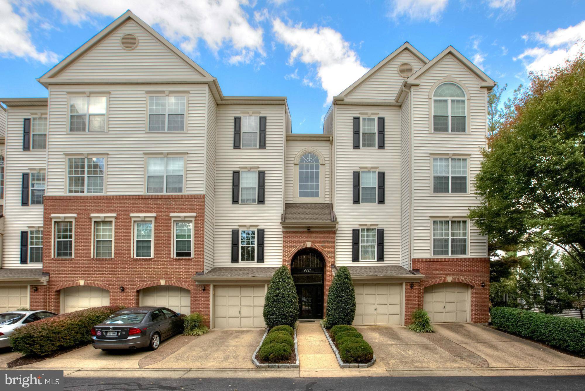 Alexandria, VA 22311,4667 LONGSTREET LN #106