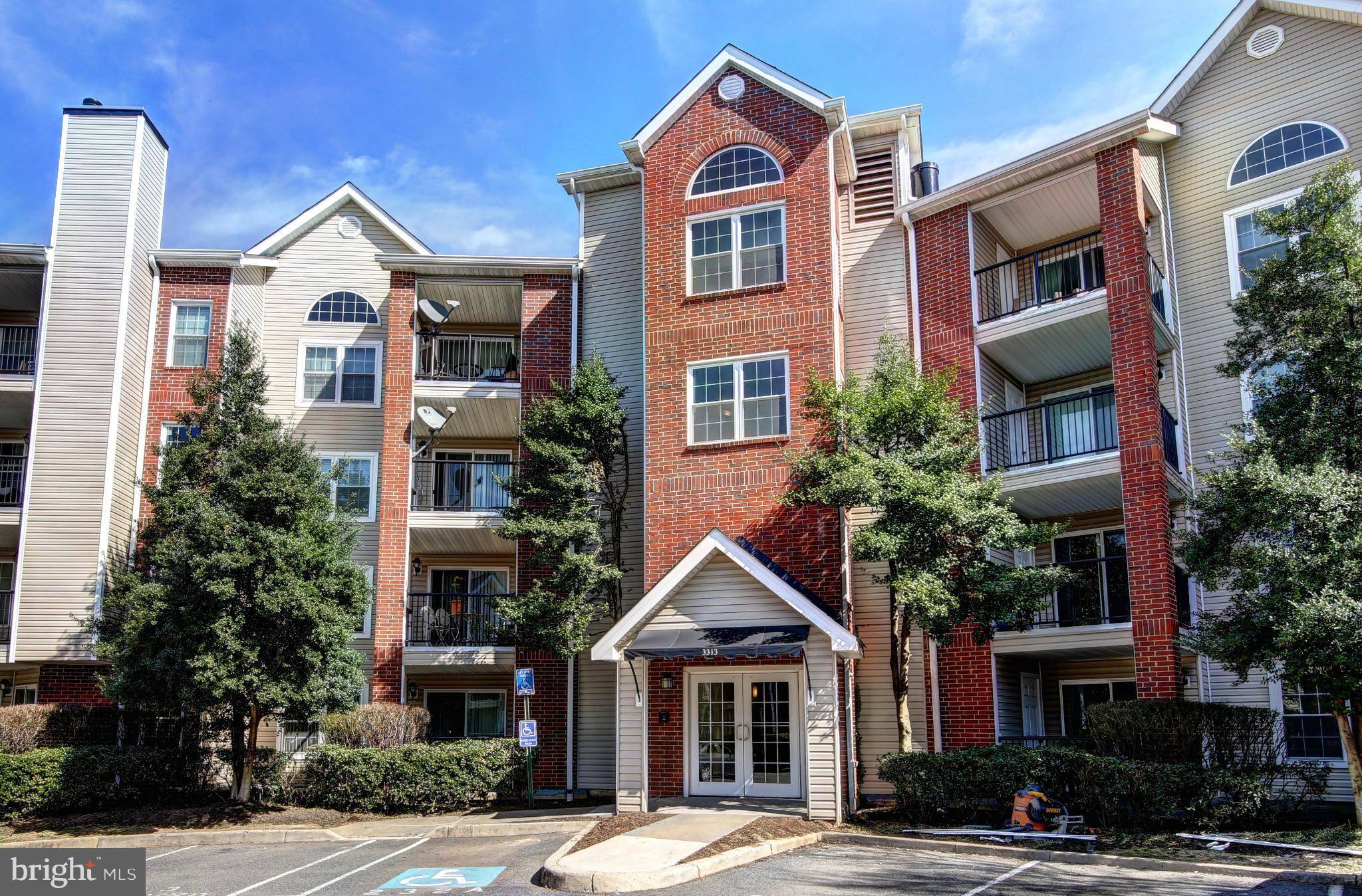 Alexandria, VA 22302,3313 WYNDHAM CIR #1205