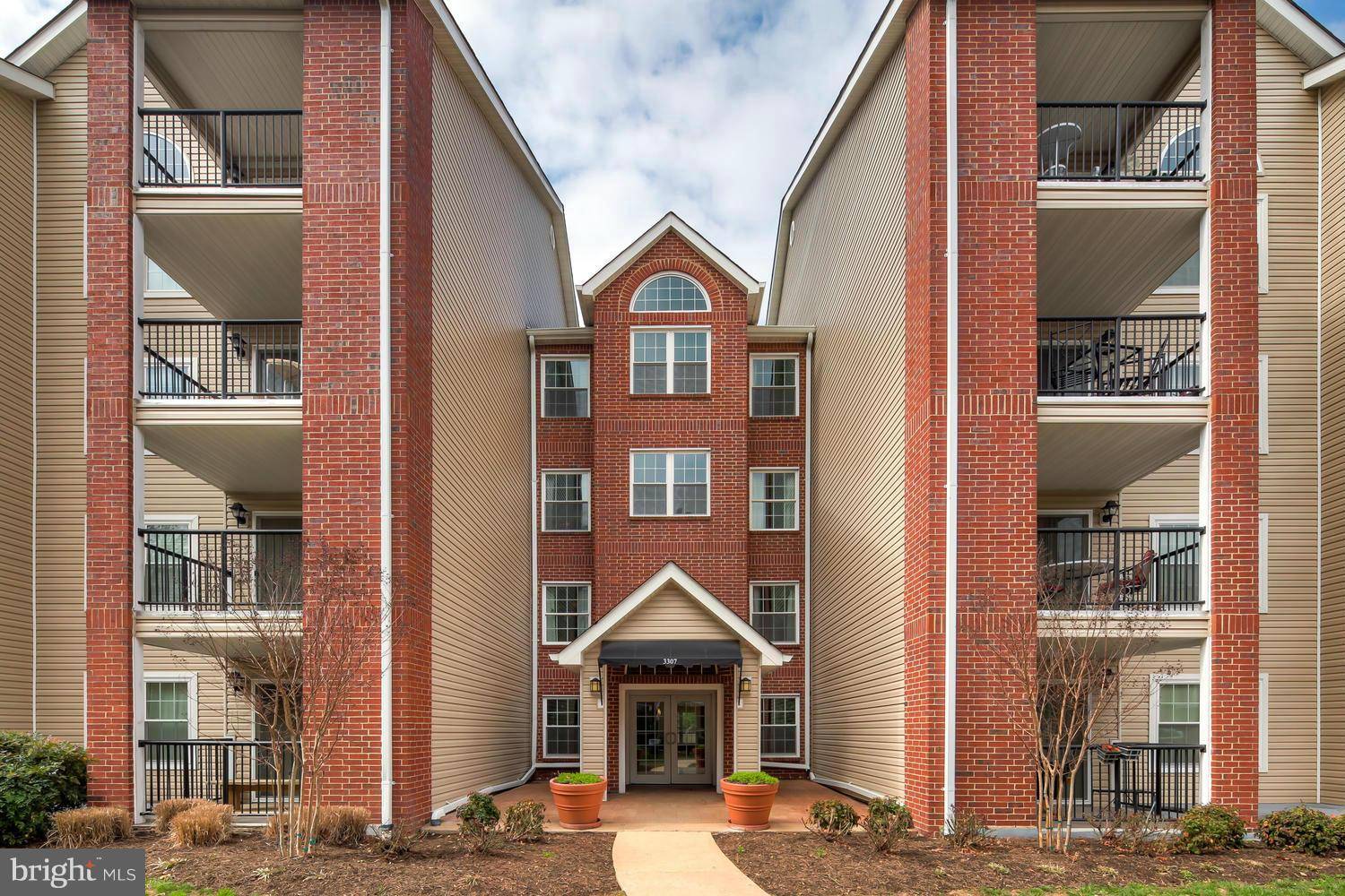 Alexandria, VA 22302,3307 WYNDHAM CIR #3170