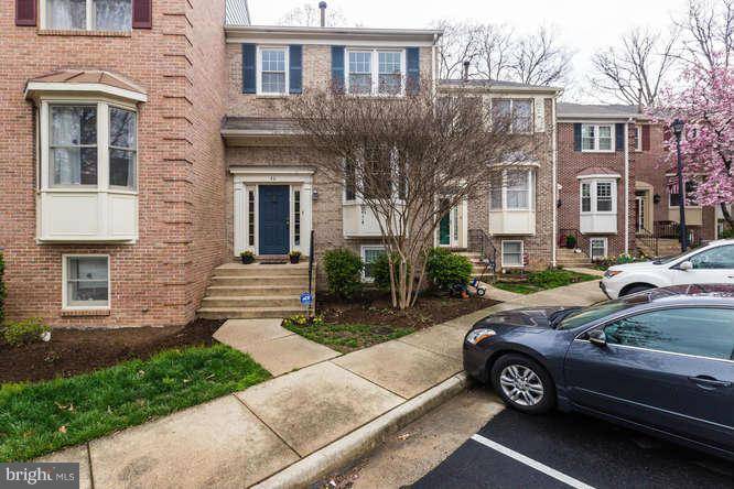 Alexandria, VA 22304,30 CARRIAGE HOUSE CIR