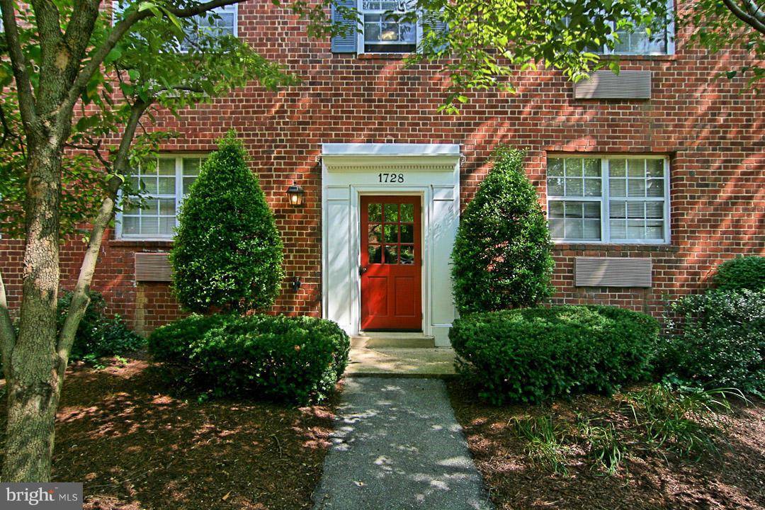 Alexandria, VA 22314,1728 ABINGDON DR #301