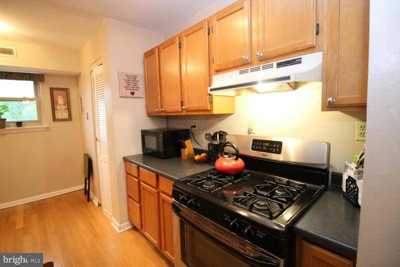 Alexandria, VA 22312,5931 QUANTRELL AVE #102