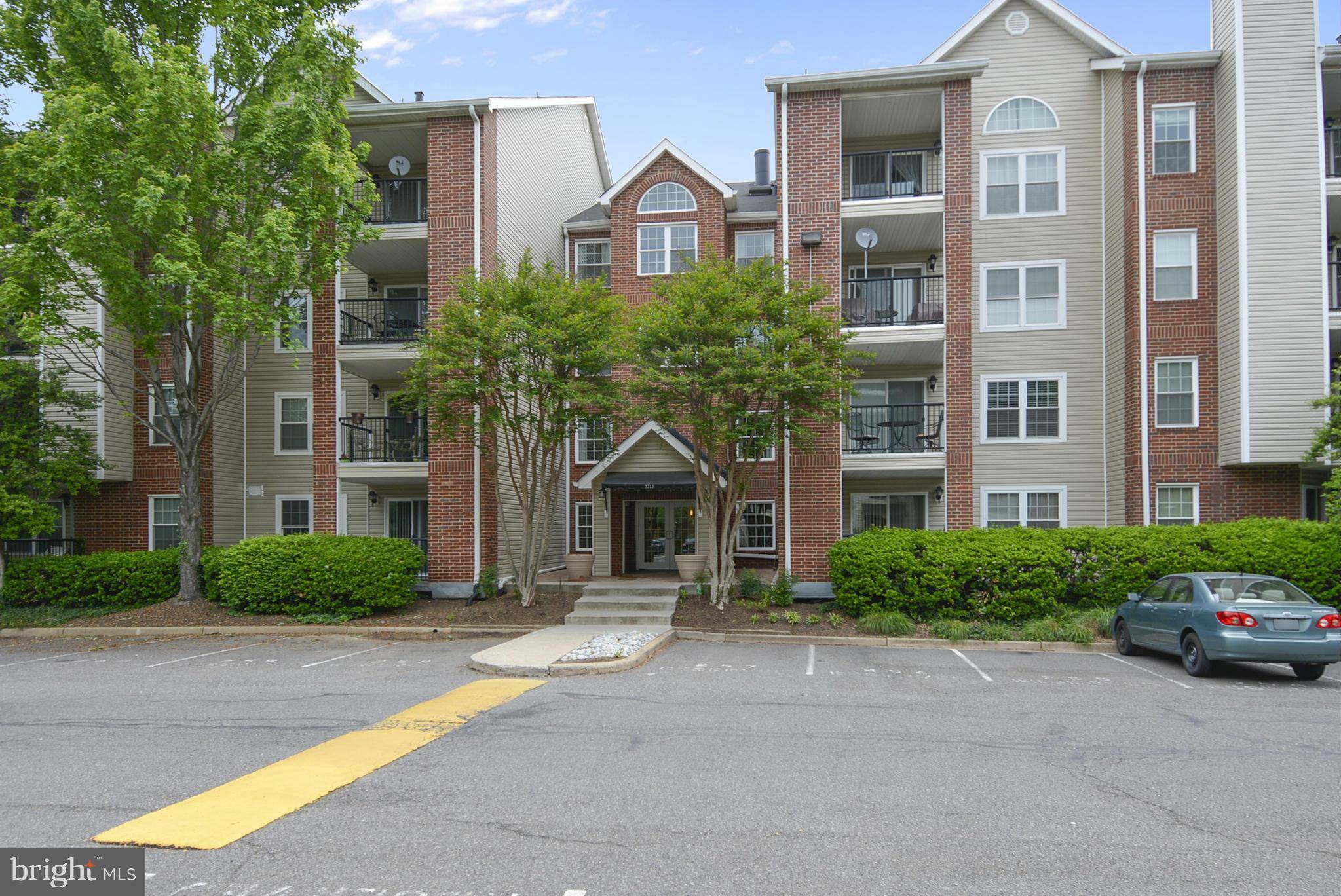 Alexandria, VA 22302,3315 WYNDHAM CIR #1230