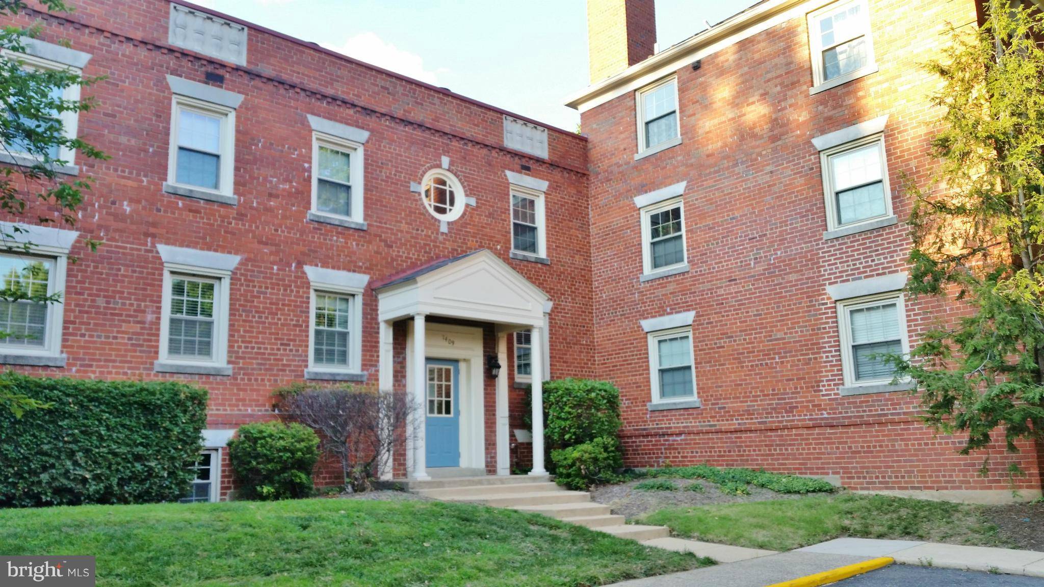 Alexandria, VA 22314,1409 ABINGDON DR E #1