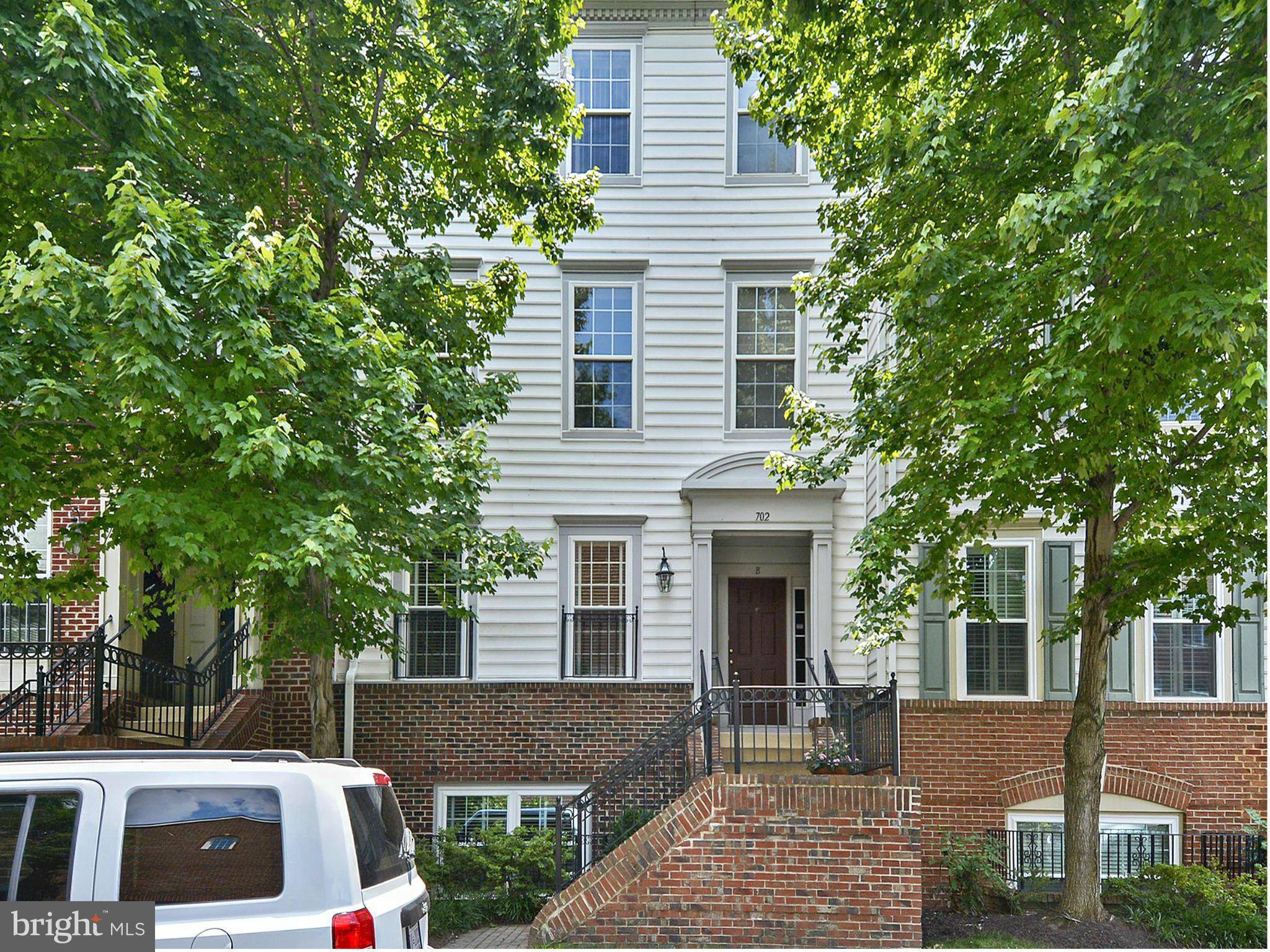 Alexandria, VA 22314,702 NORFOLK LN #A