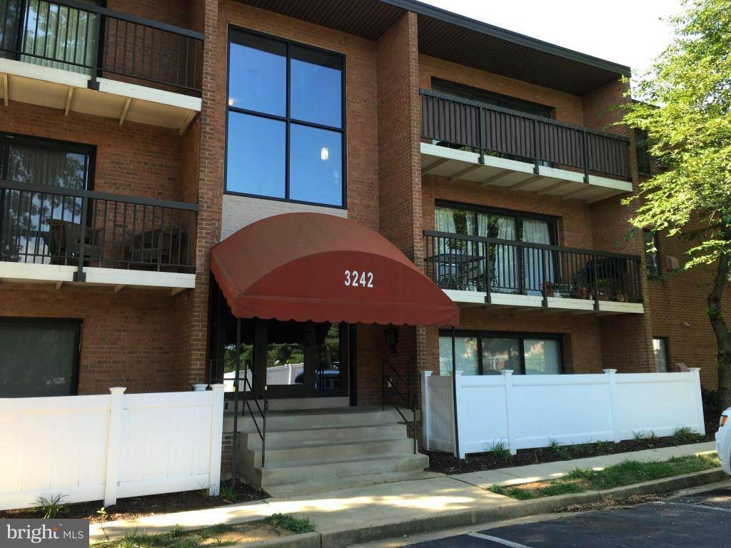 Alexandria, VA 22302,3242 28TH ST #404