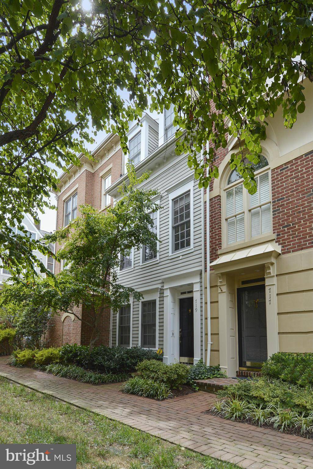 Alexandria, VA 22314,719 FORDS LANDING WAY