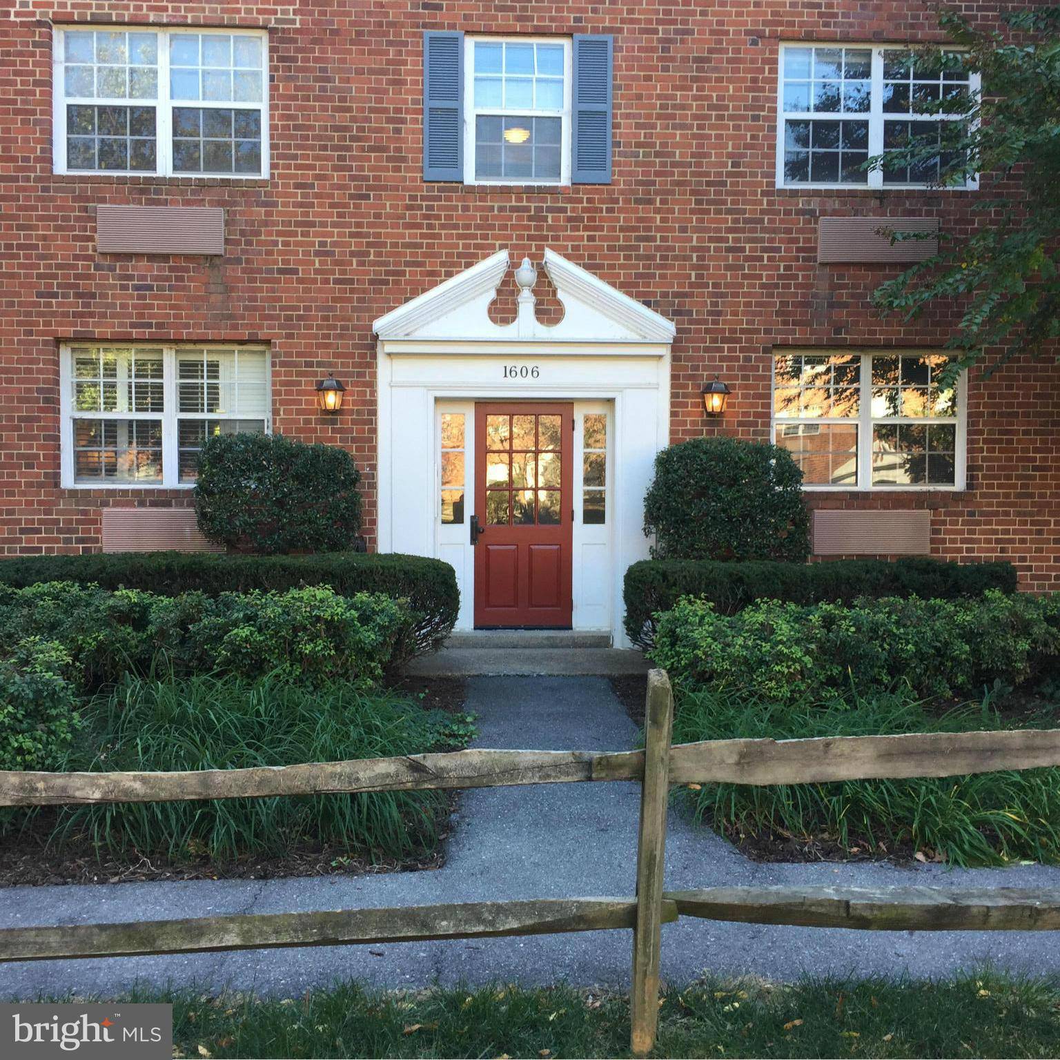 Alexandria, VA 22314,1606 ABINGDON DR #202