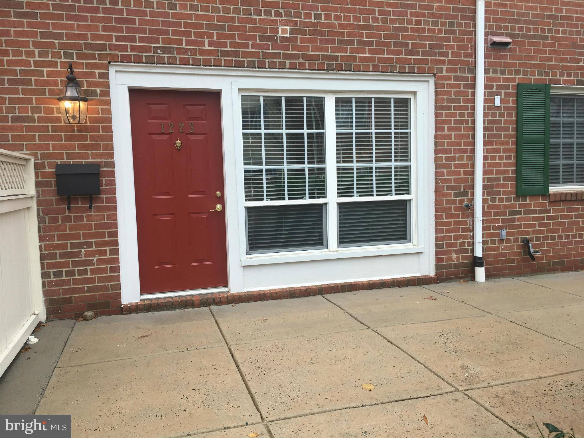 Alexandria, VA 22304,1223 VAN DORN ST N #1223