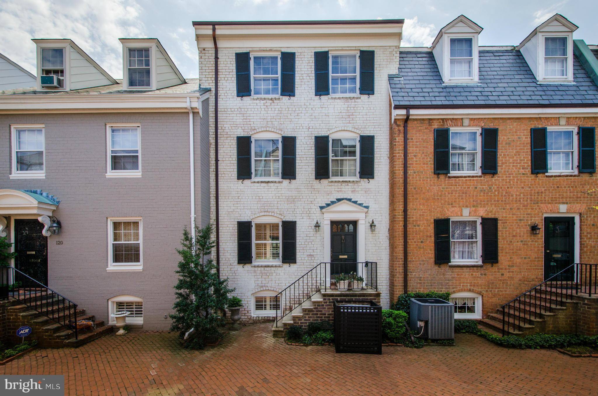 Alexandria, VA 22314,122 CAMERON MEWS