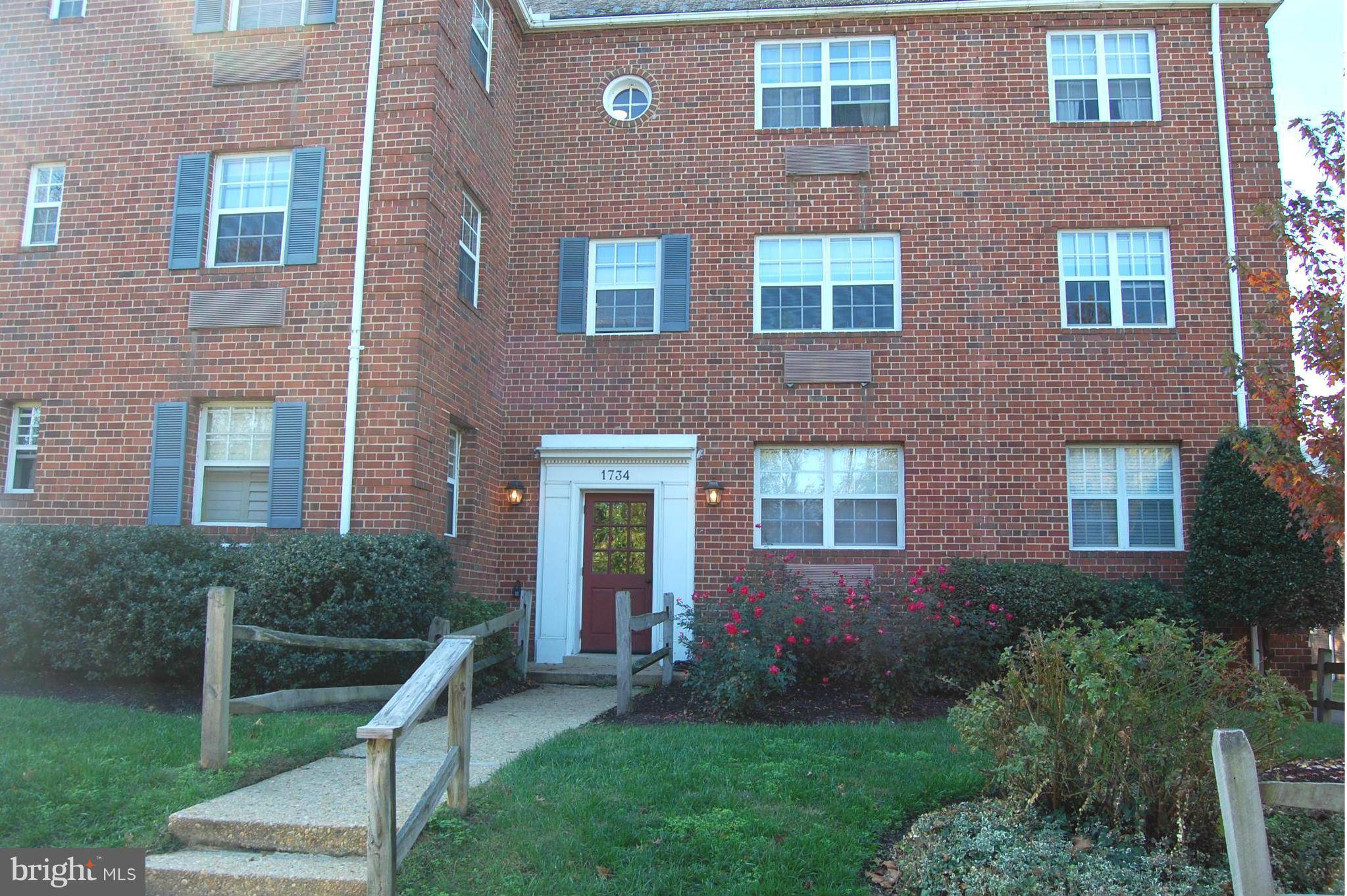 Alexandria, VA 22314,1734 ABINGDON DR #302